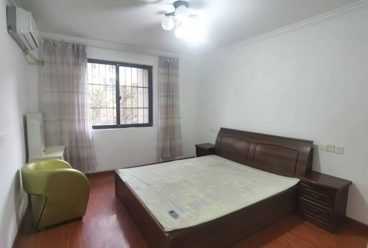 沙家圩花苑 3室2厅2卫 138m&sup2;
