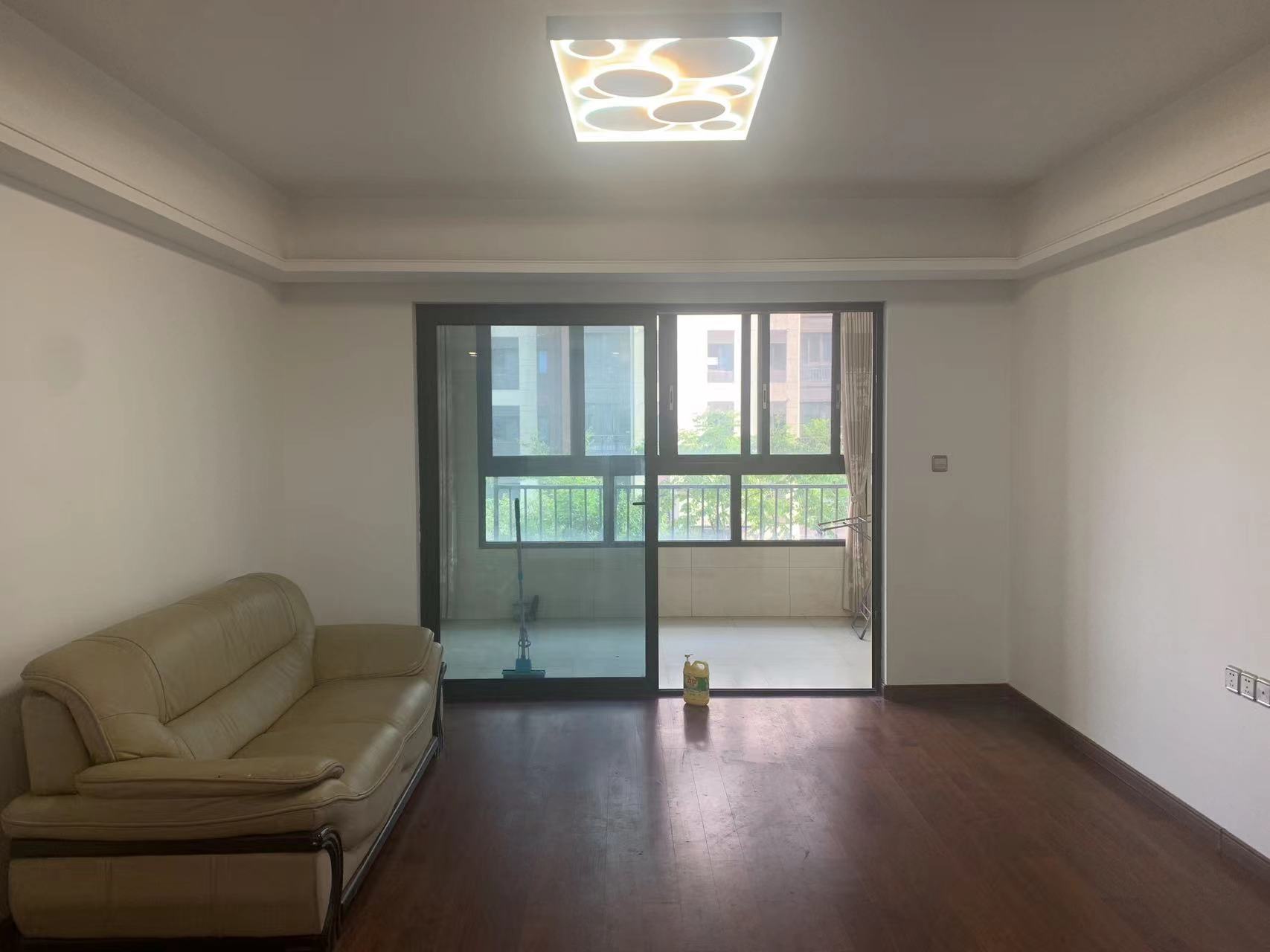 万科白鹭郡 3室2厅2卫 129.74m²