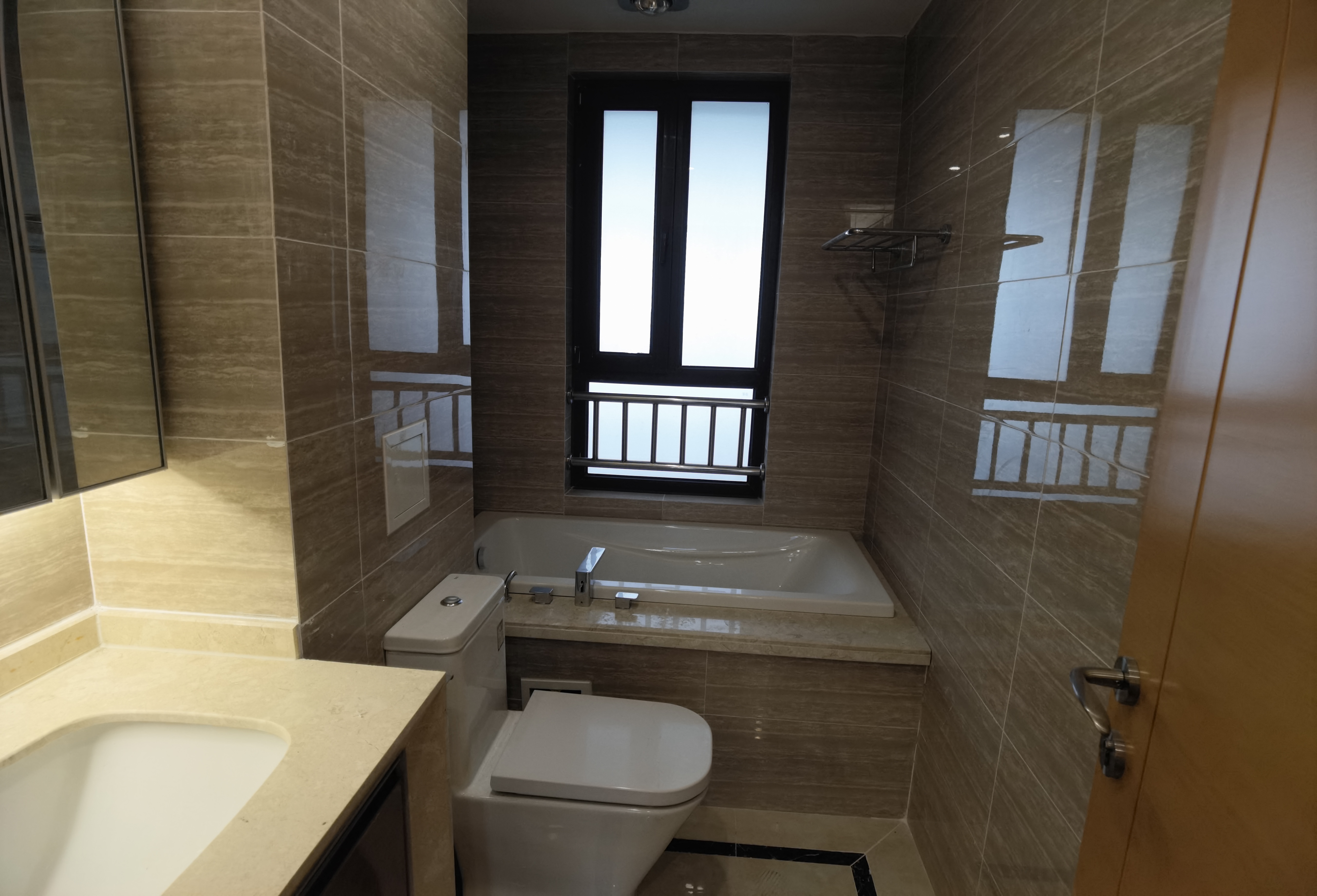 富力院士廷 3室2厅2卫 109m&sup2;