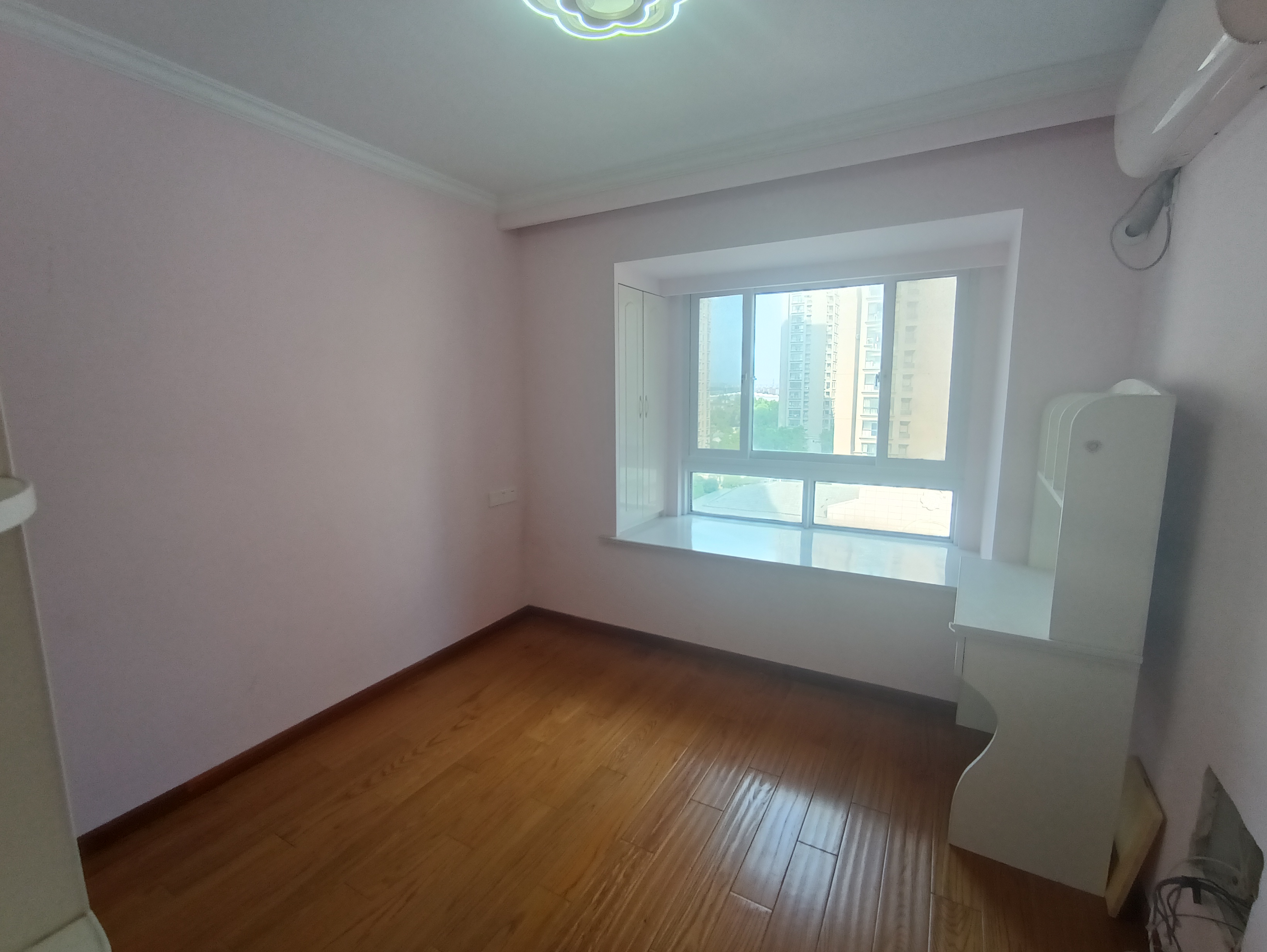 和融&bull;优山美地名邸 3室2厅2卫 137m&sup2;