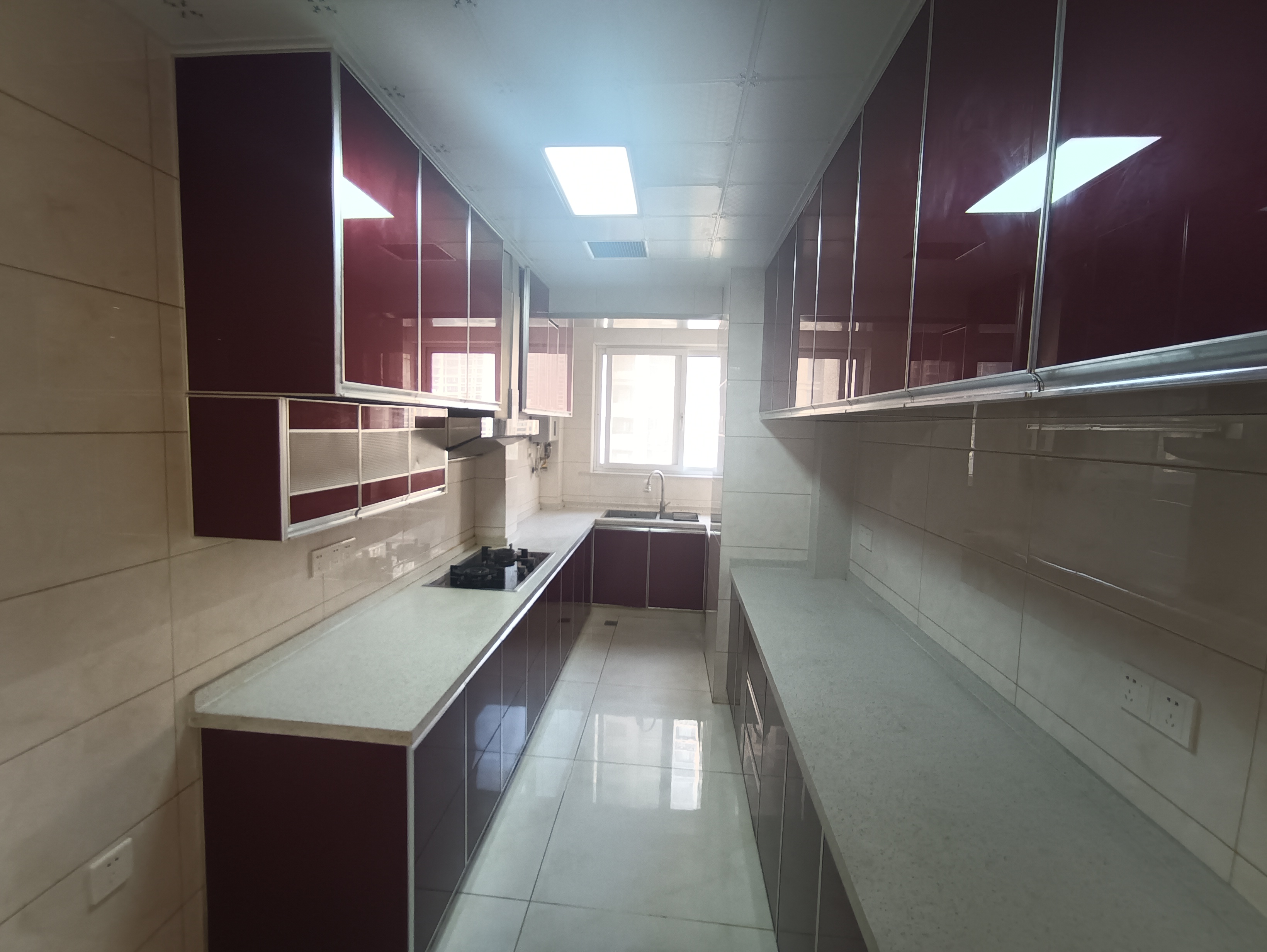 和融&bull;优山美地名邸 3室2厅2卫 137m&sup2;