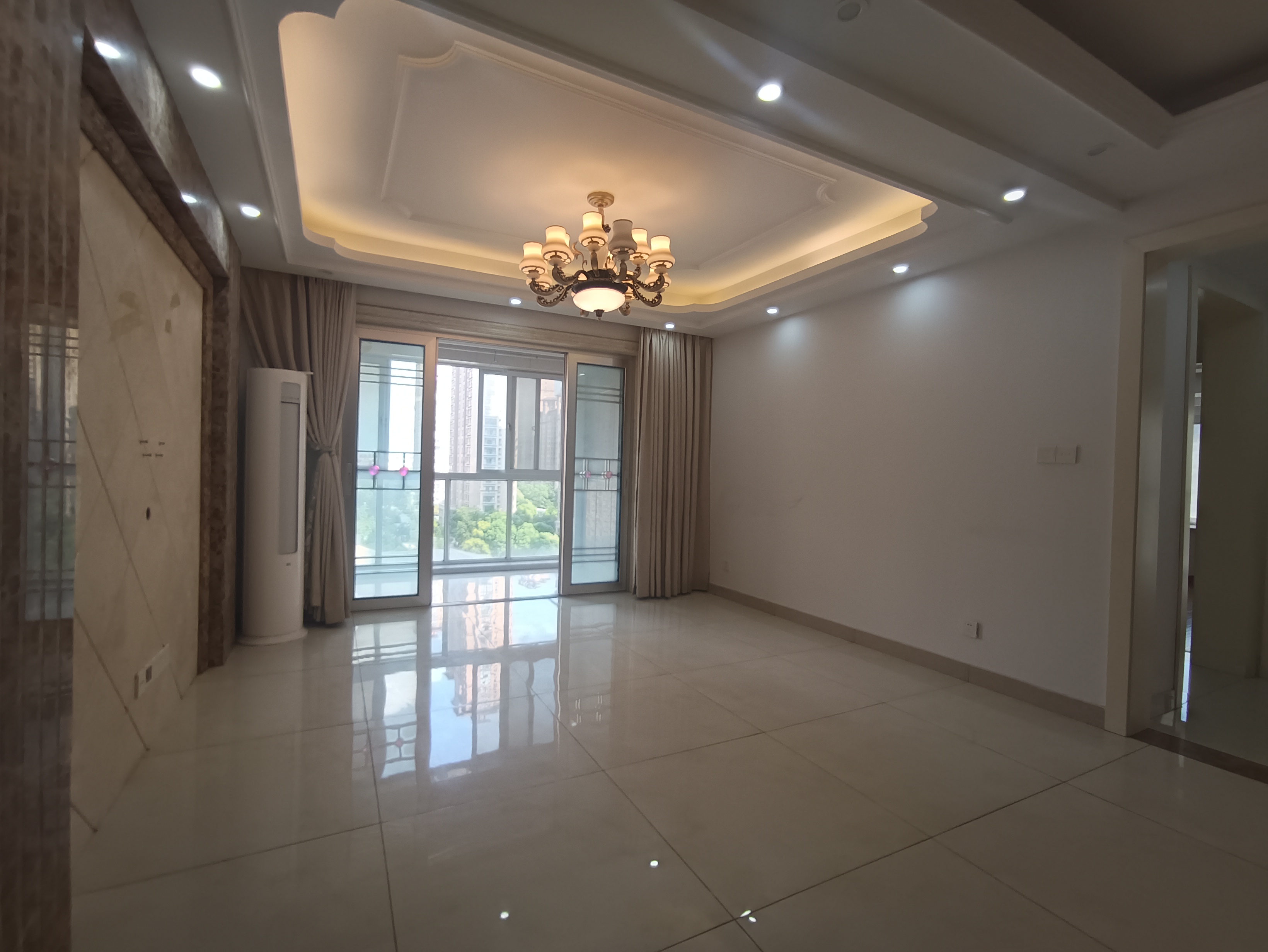 和融•优山美地名邸 3室2厅2卫 137m²