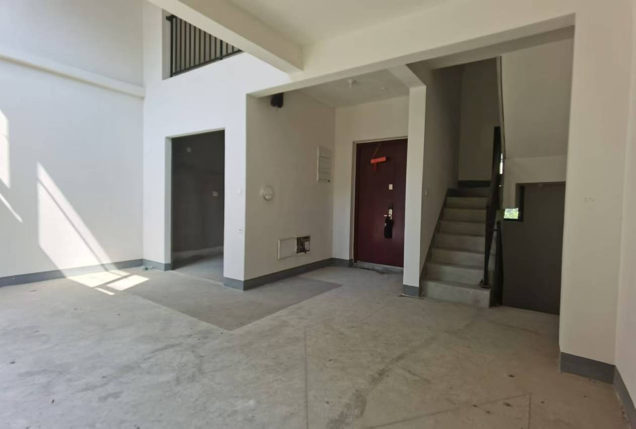 龙湖天宸源著 5室2厅4卫 265.68m²