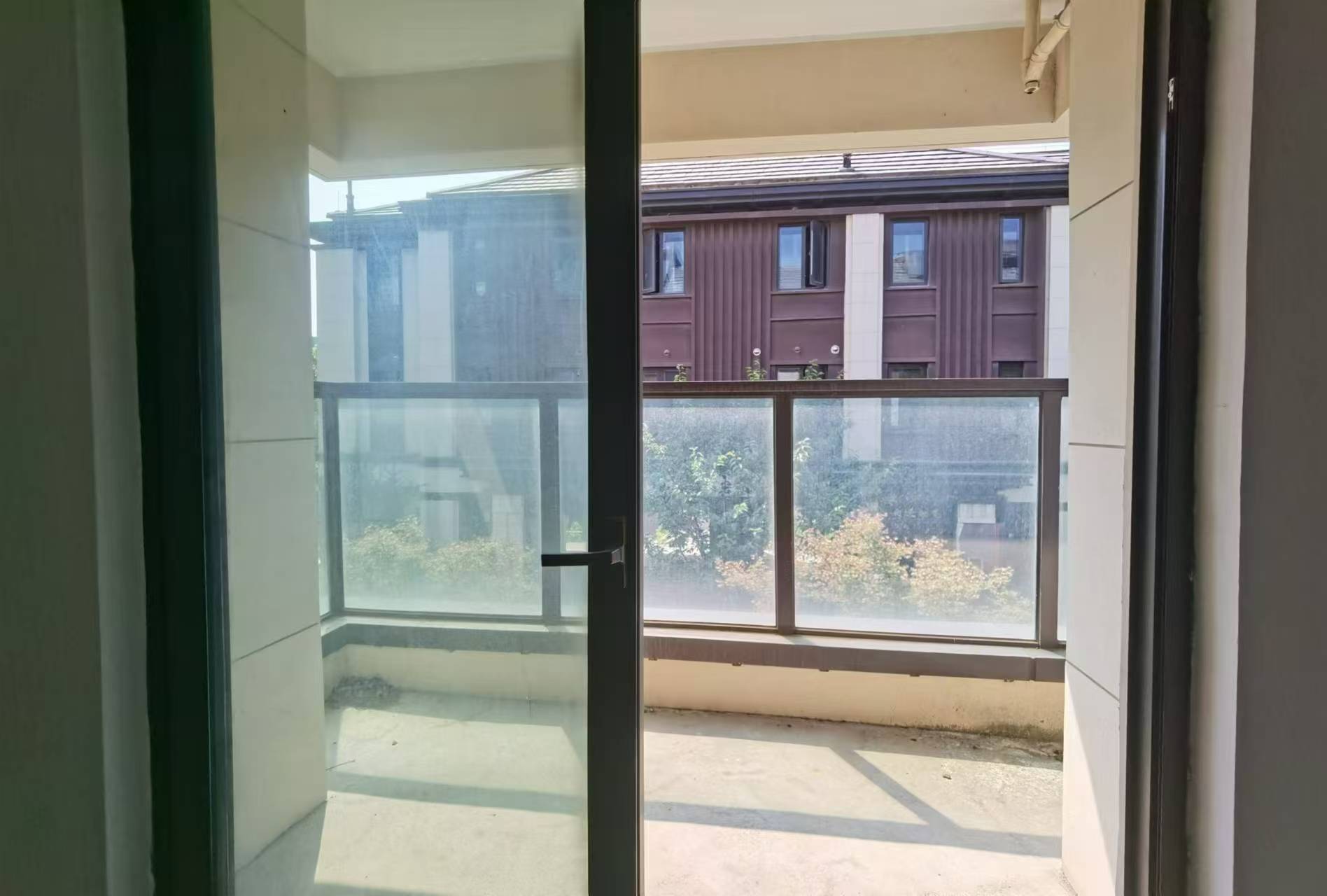 龙湖天宸源著 5室2厅4卫 265.68m²