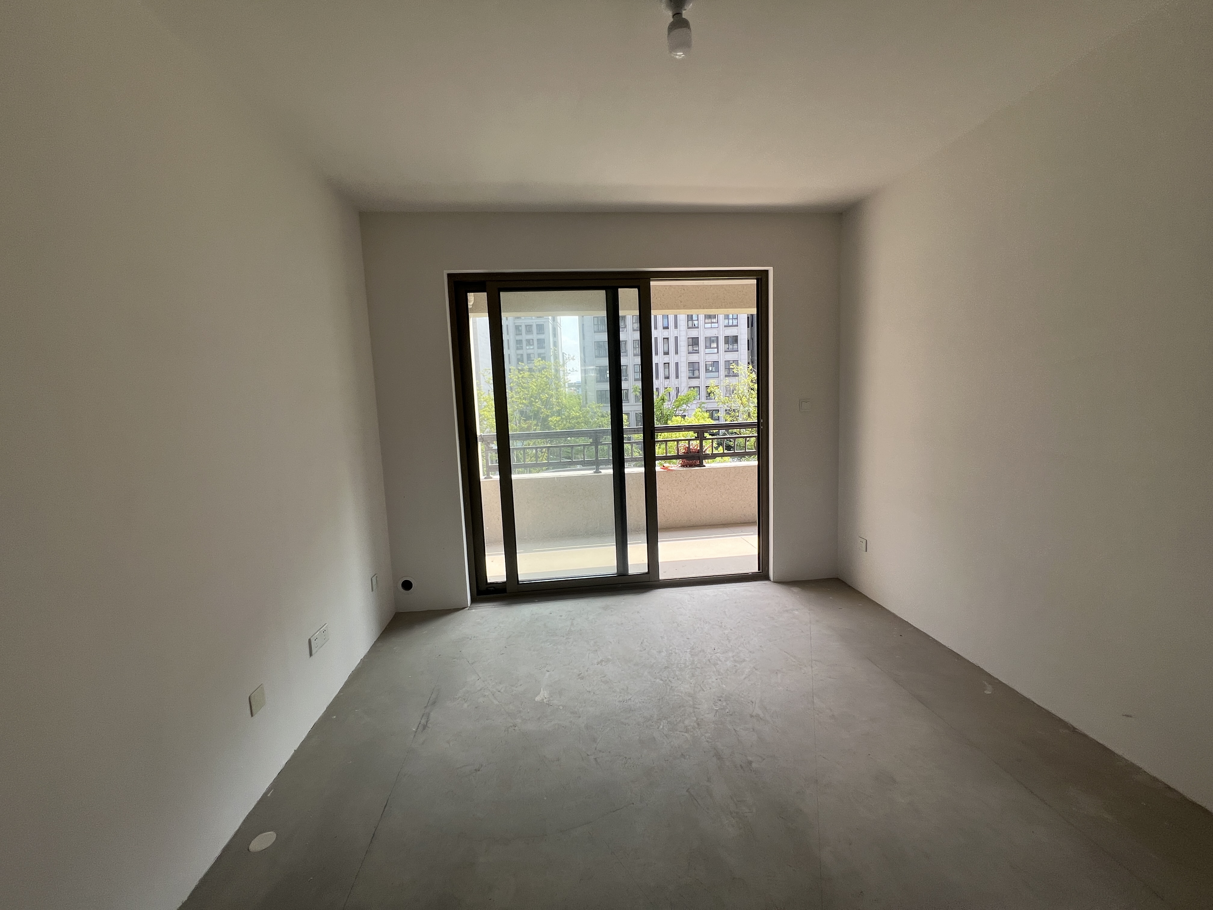 融创荣润·玖樟台 3室2厅2卫 100m²