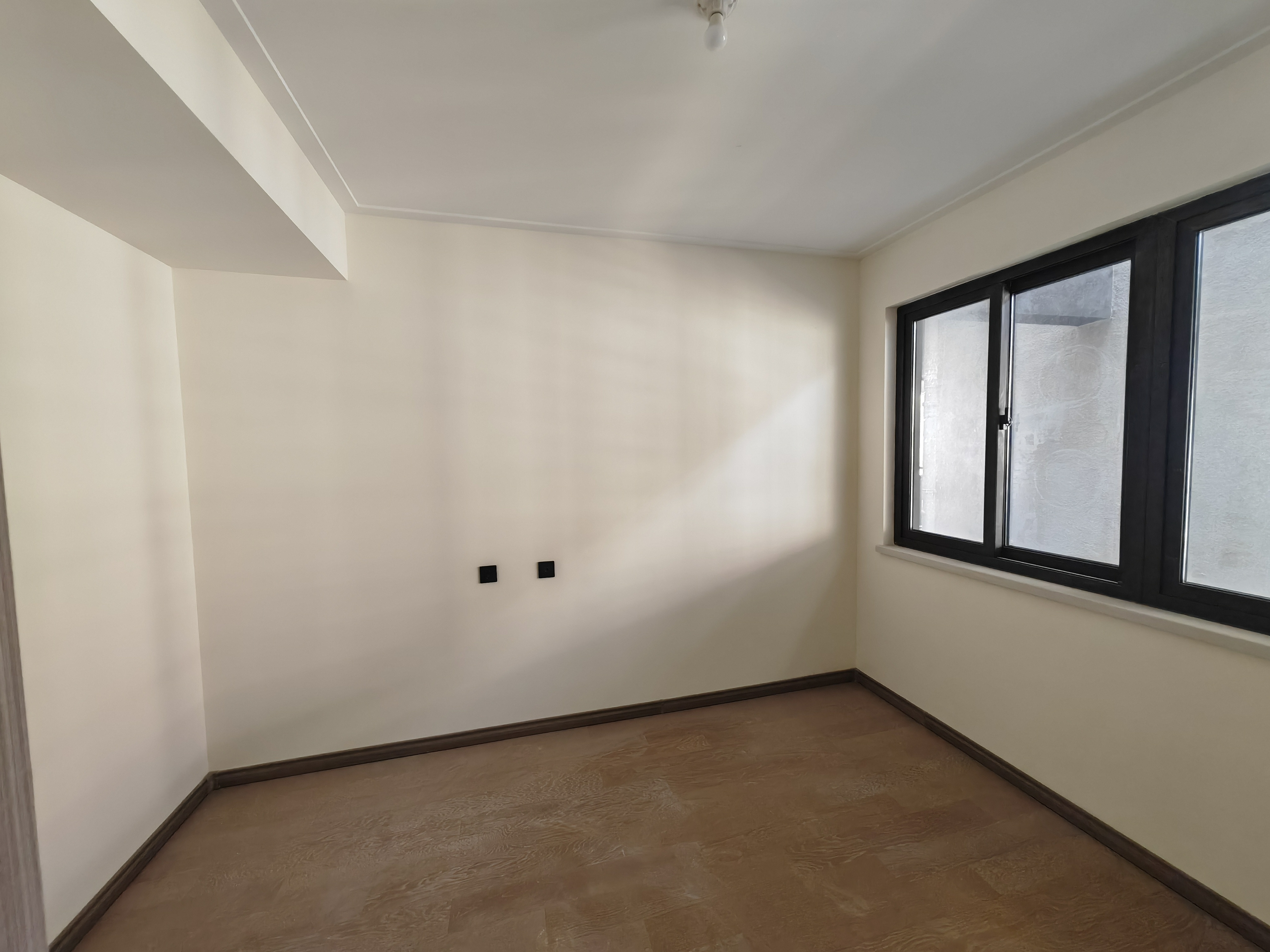 湖山源著 3室2厅1卫 99m&sup2;