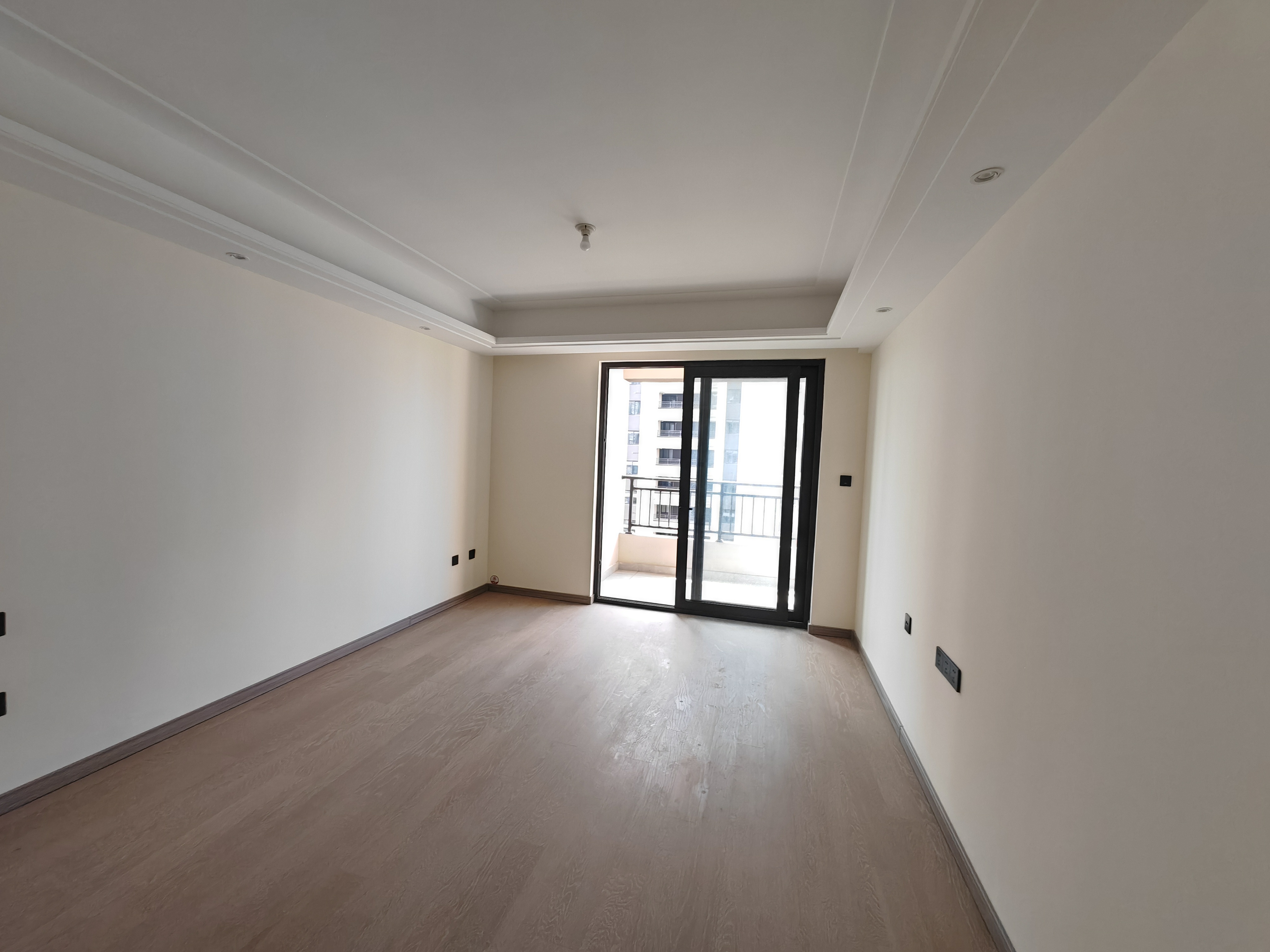 湖山源著 3室2厅1卫 99m&sup2;