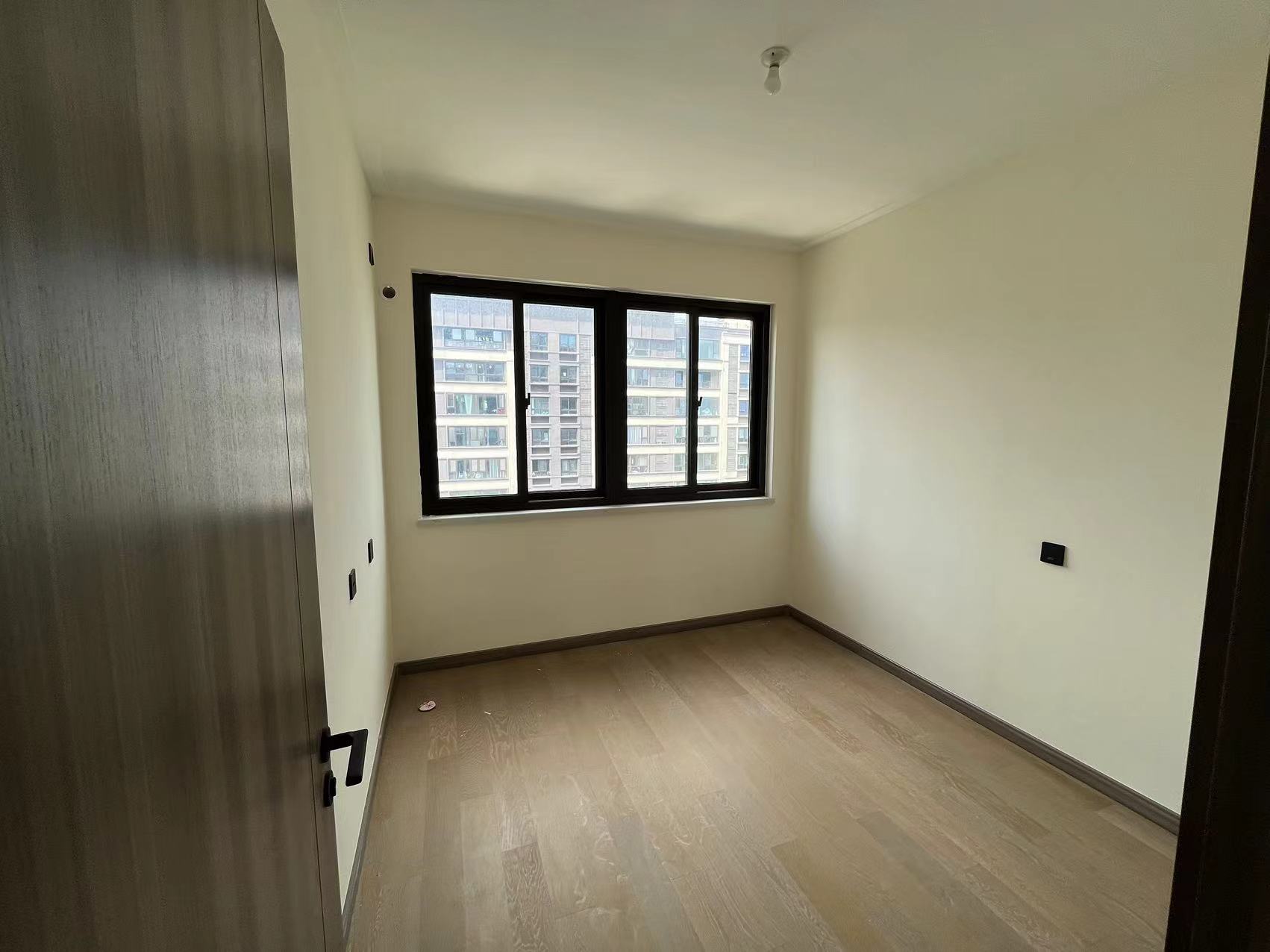 湖山源著 3室2厅2卫 114m&sup2;