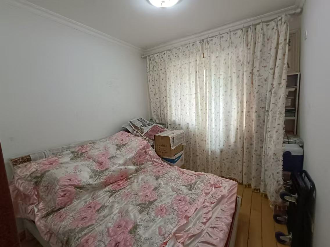 新城小区 3室2厅2卫 148m&sup2;