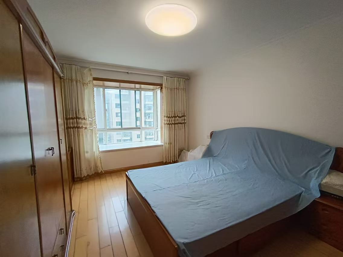 新城小区 3室2厅2卫 148m&sup2;