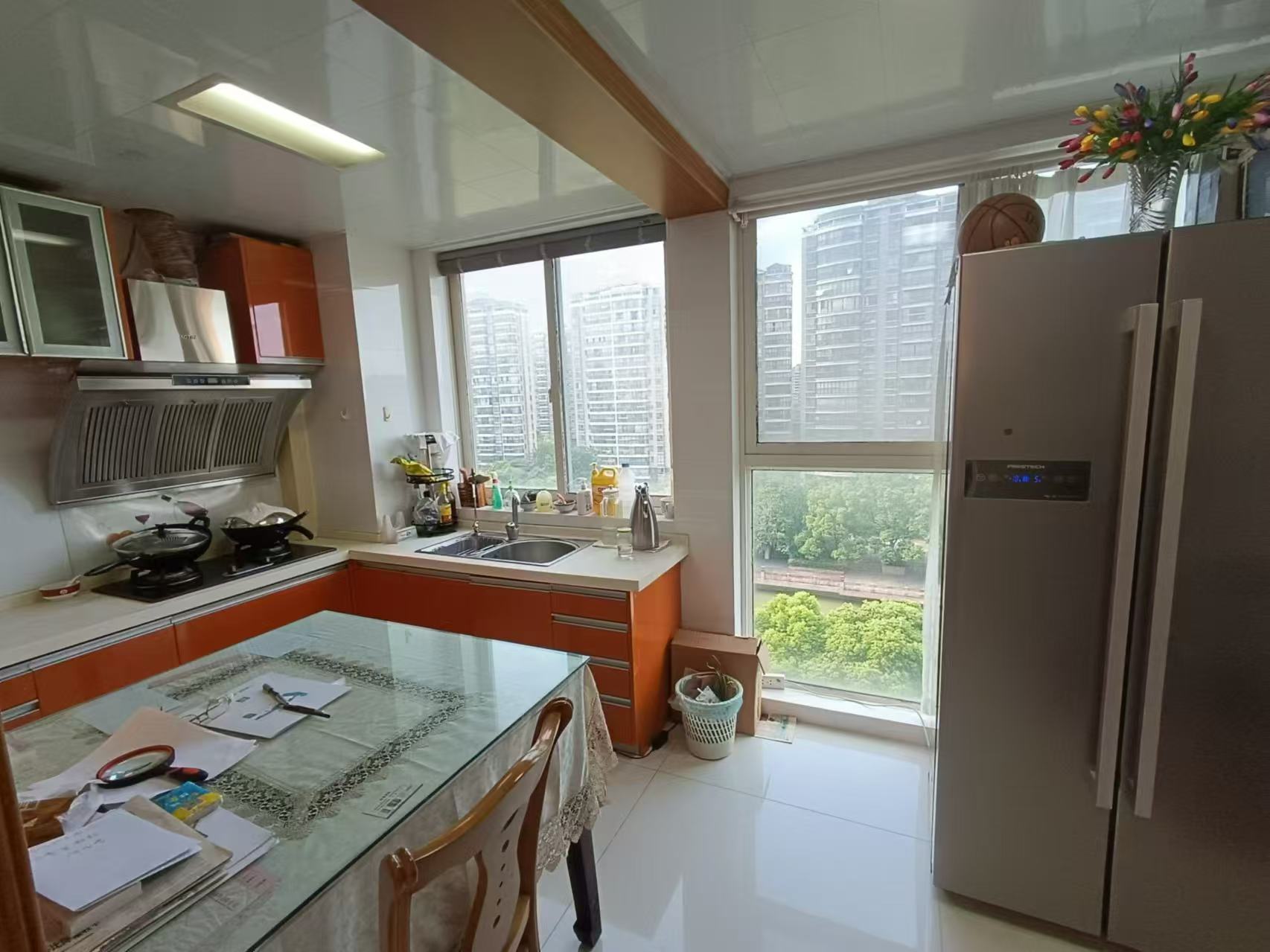 新城小区 3室2厅2卫 148m&sup2;