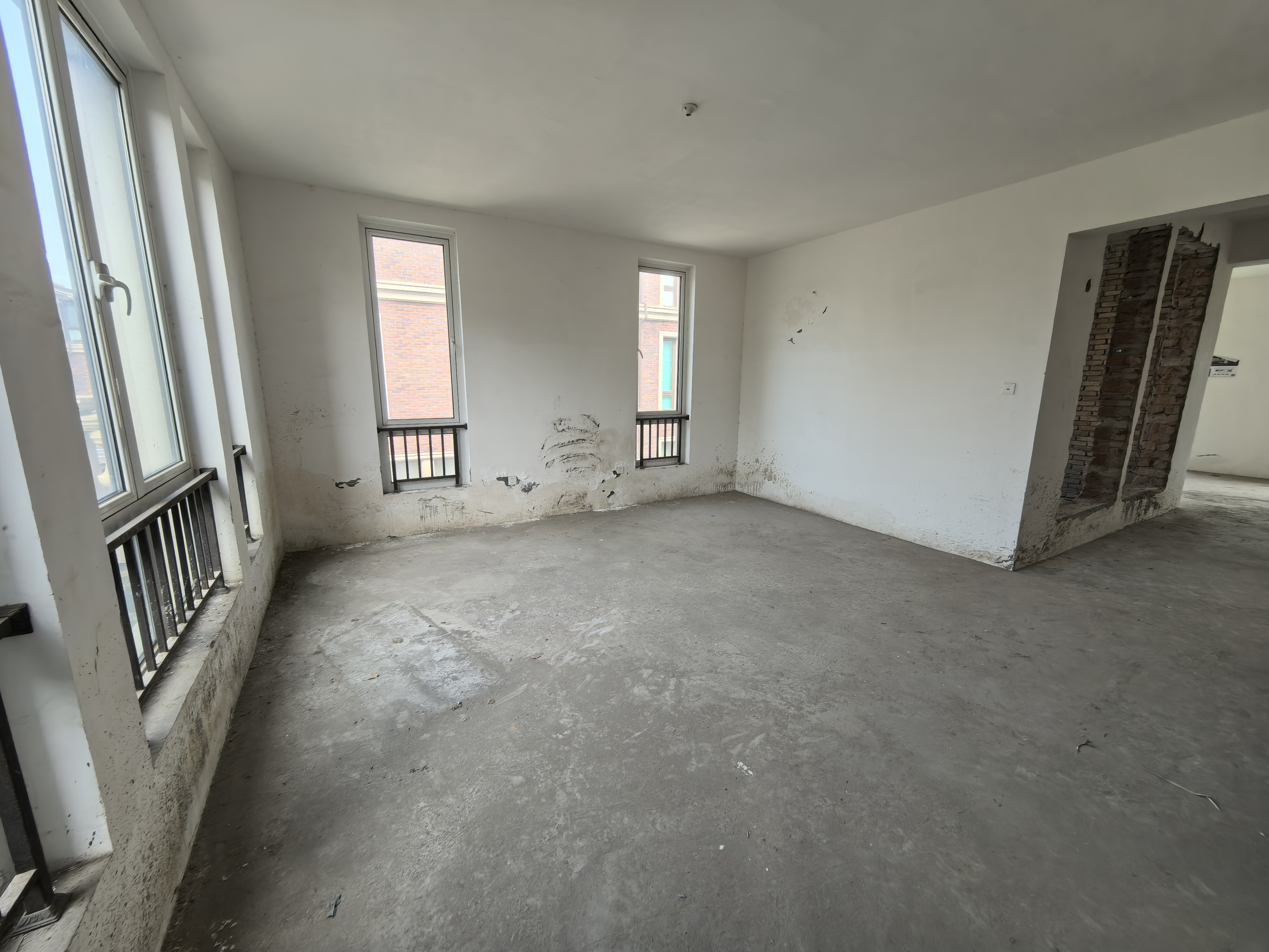 顺发御园 4室2厅4卫 310m&sup2;