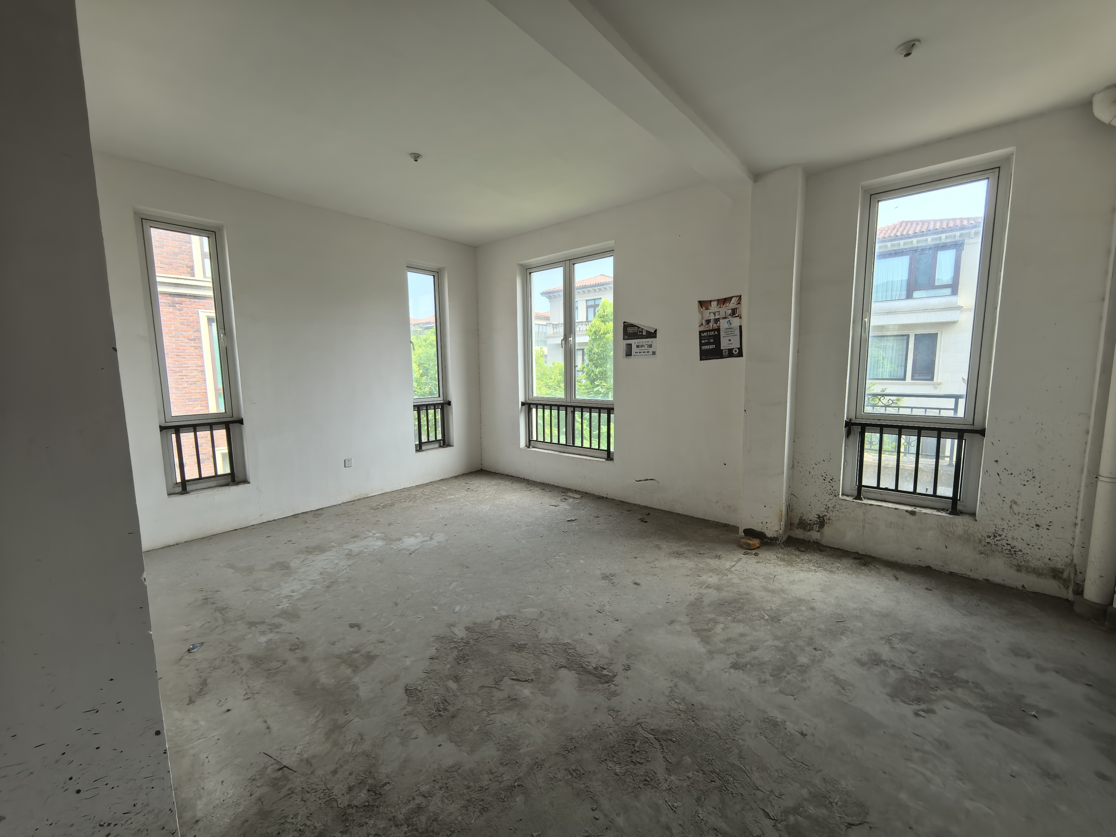 顺发御园 4室2厅4卫 310m&sup2;