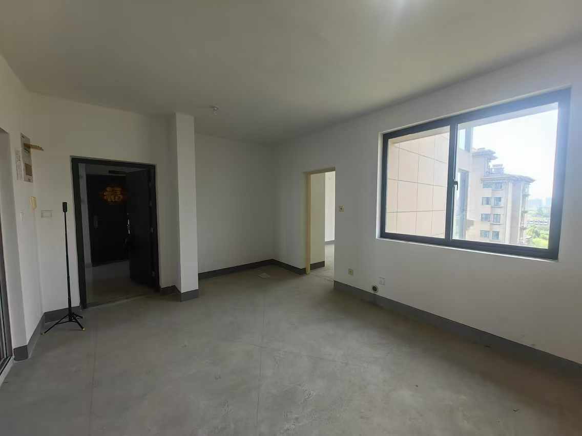 观河华府 1室1厅1卫 65m²