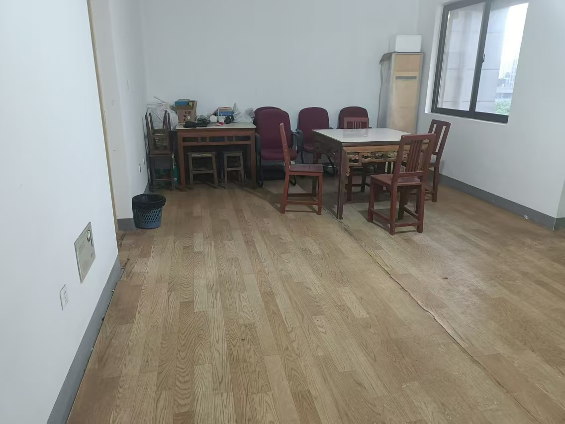 紫东南苑南区 3室2厅1卫 122m&sup2;