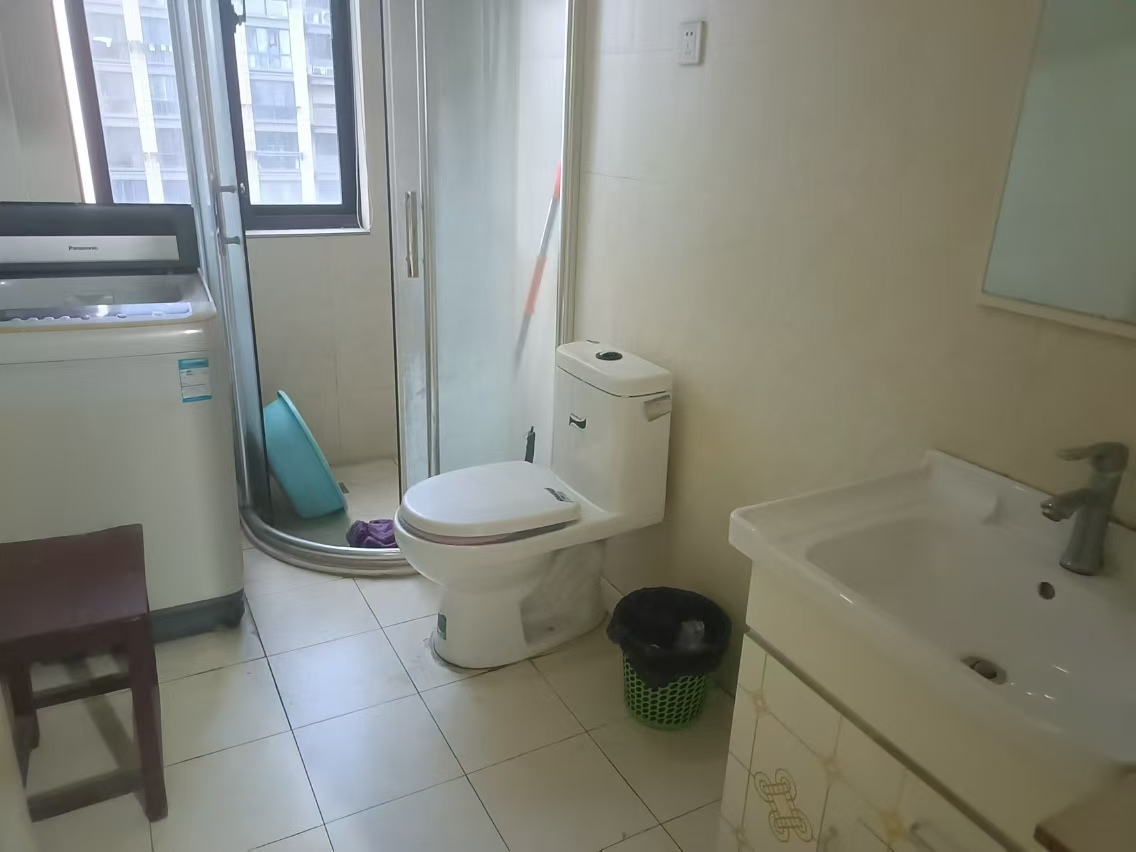 紫东南苑南区 3室2厅1卫 122m&sup2;