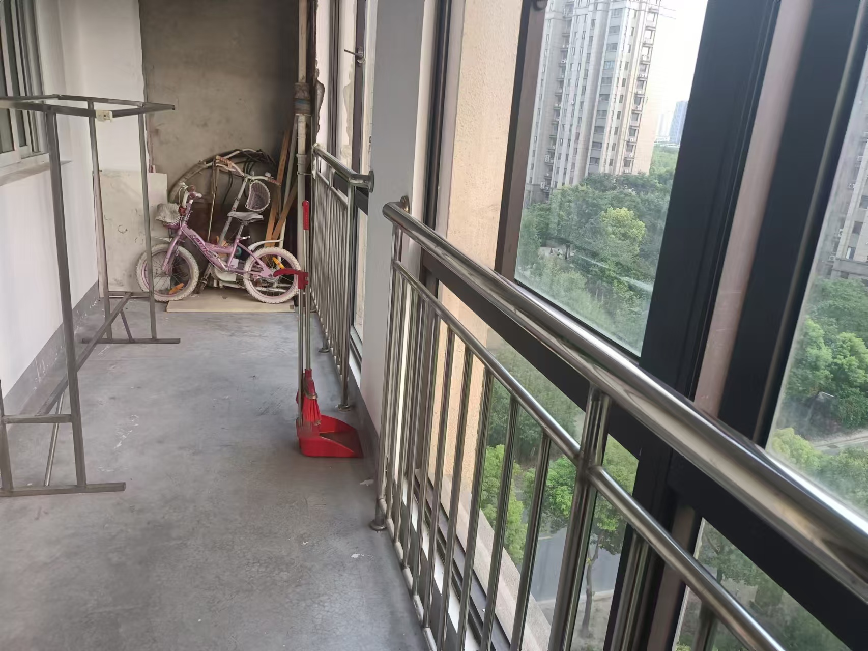 紫东南苑南区 3室2厅1卫 122m&sup2;