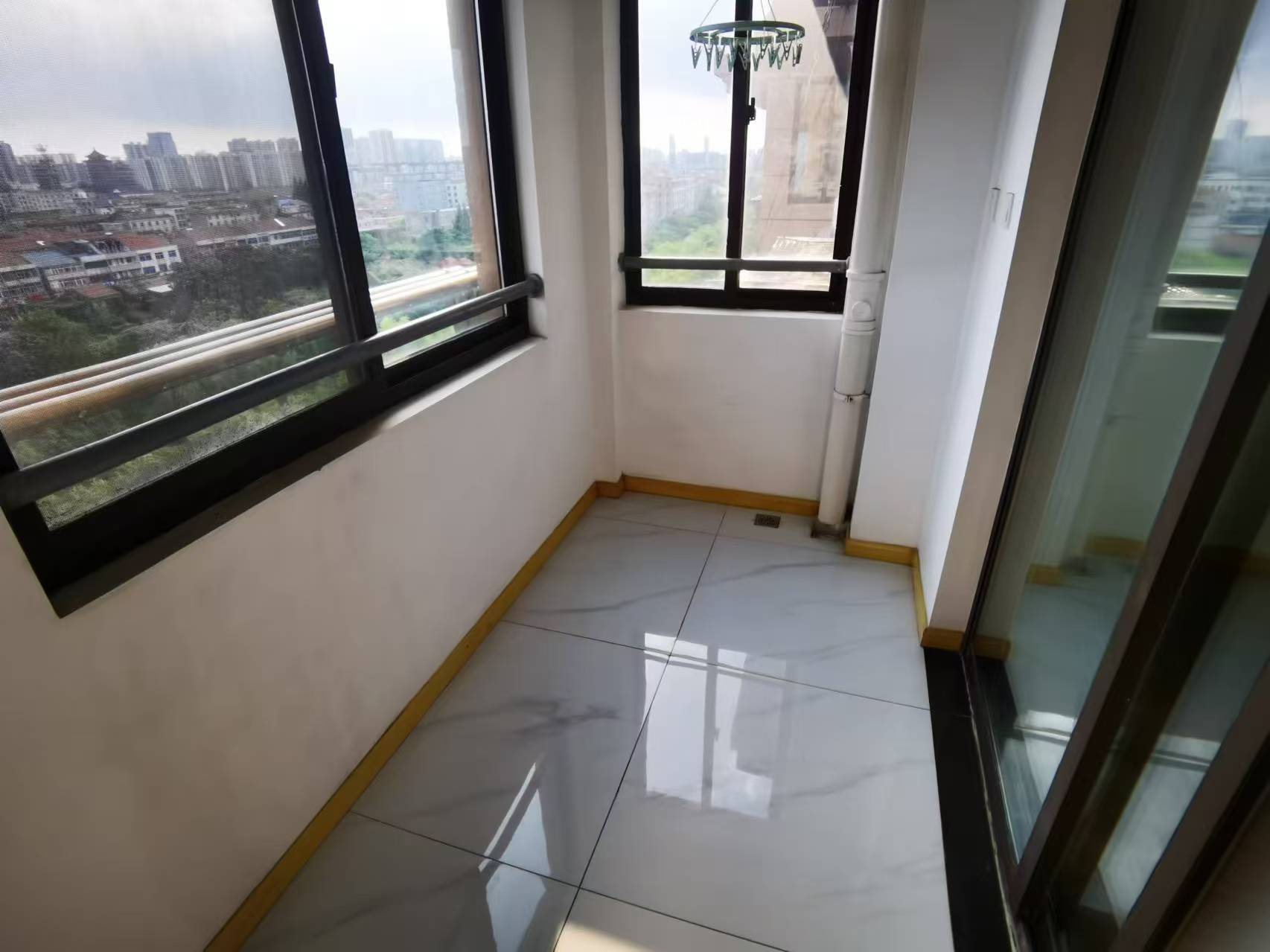 中桥名邸 2室2厅1卫 83m&sup2;