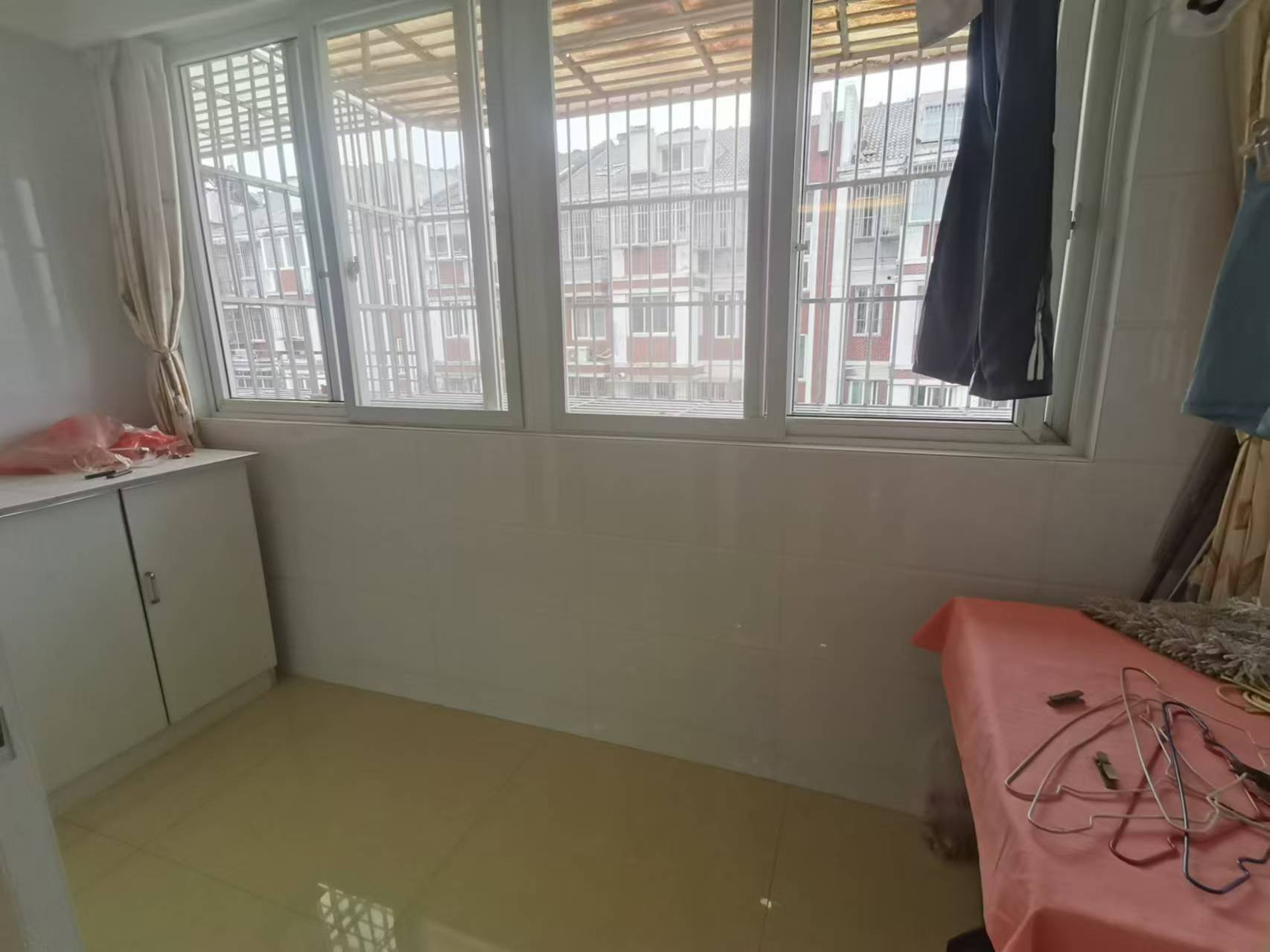 新港花苑西区 2室2厅1卫 104m&sup2;