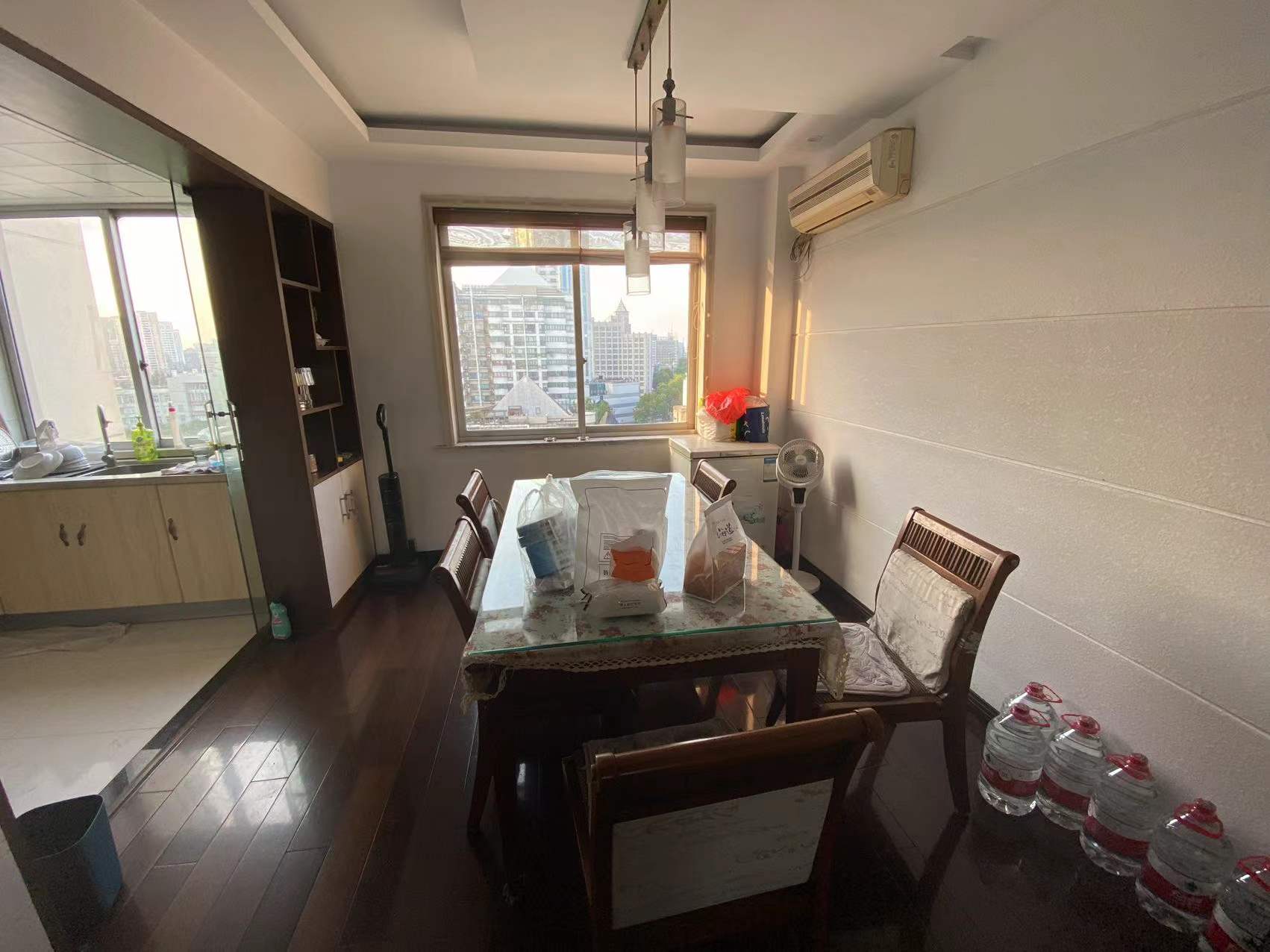 友谊公寓 4室2厅2卫 162.00m²