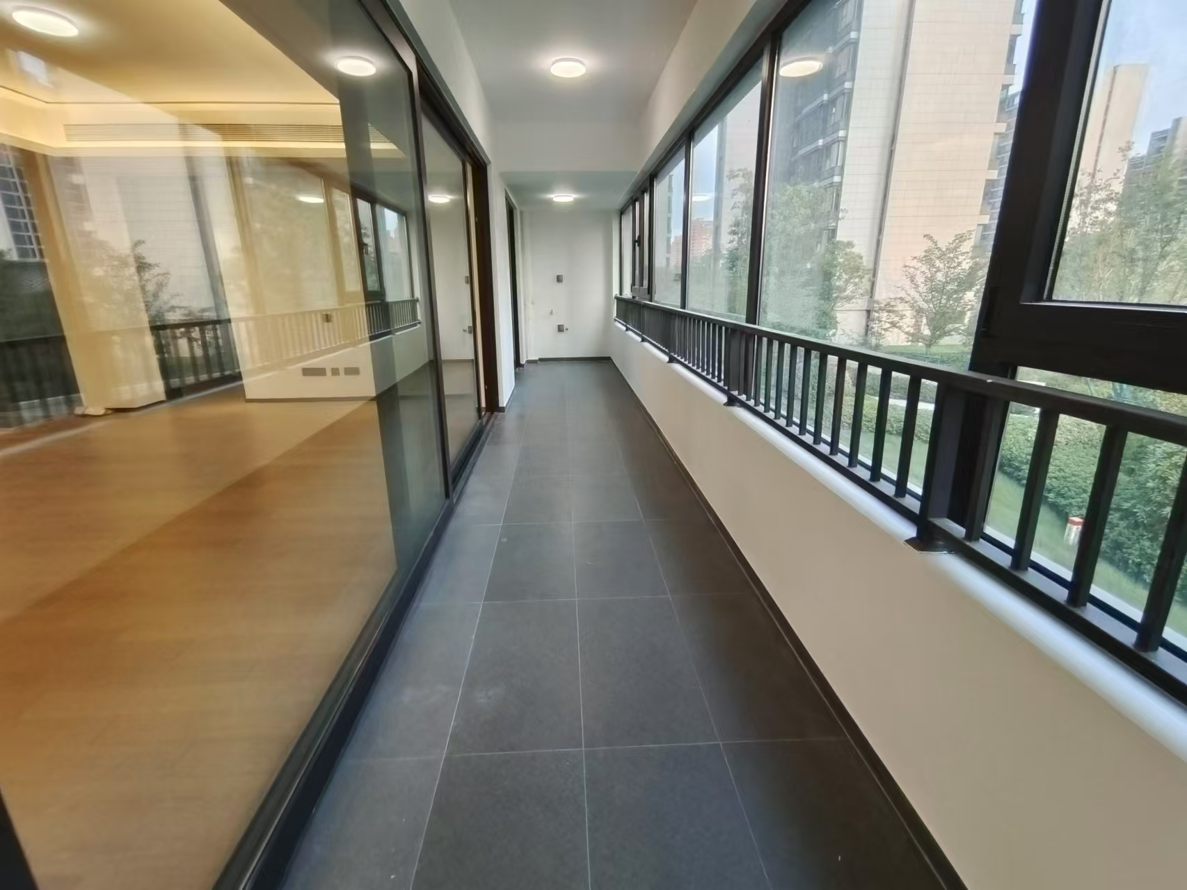 滨江道静园 4室2厅2卫 160.48m&sup2;