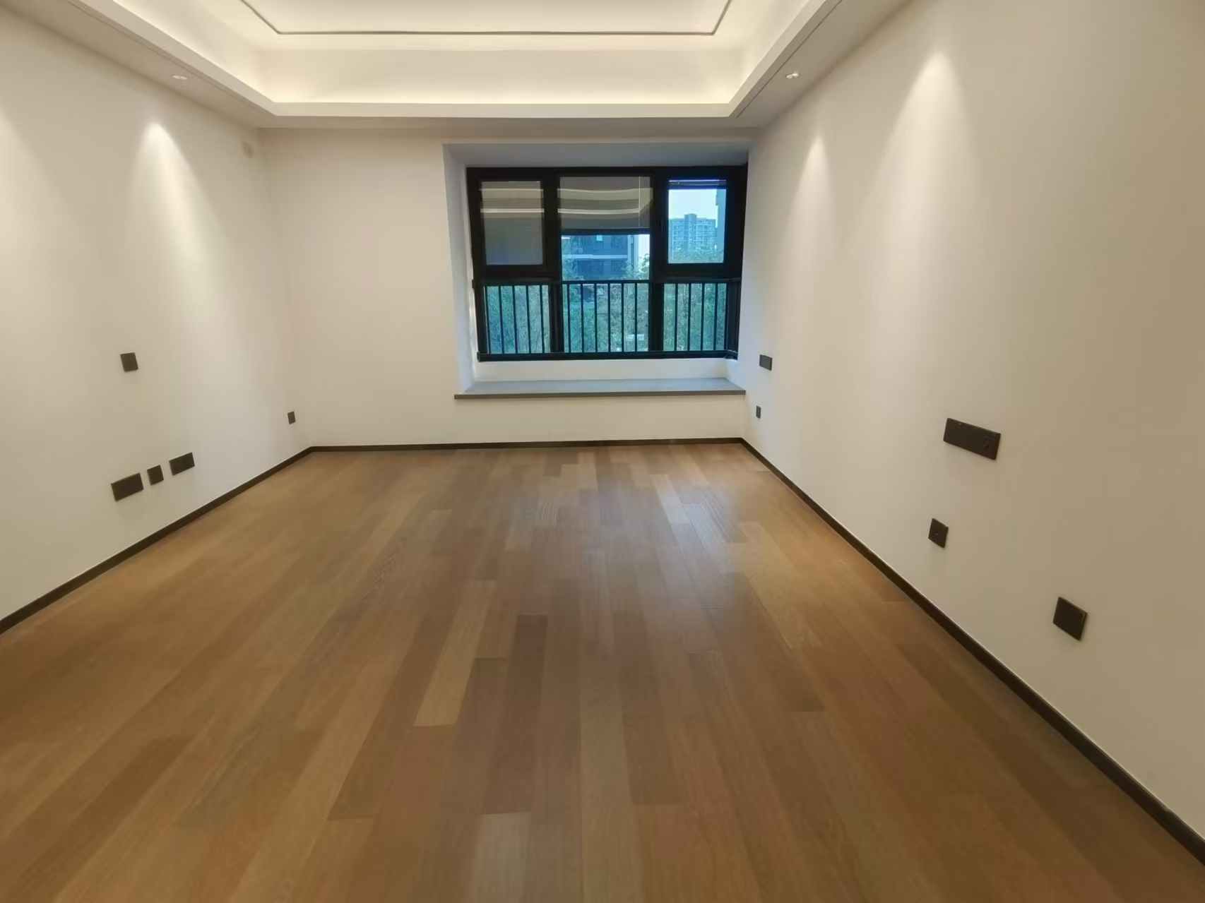 滨江道静园 4室2厅2卫 160.48m&sup2;