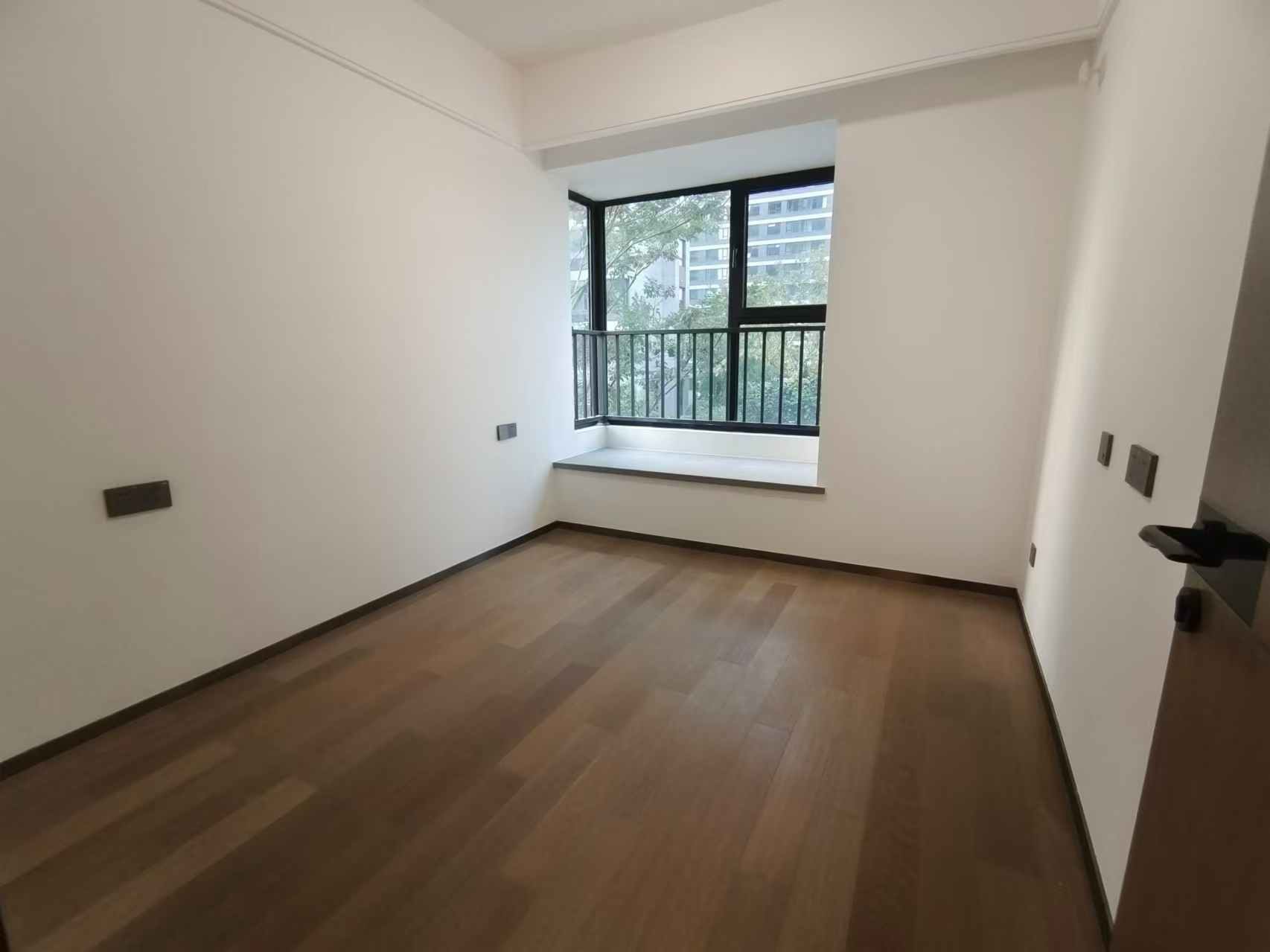 滨江道静园 4室2厅2卫 160.48m&sup2;