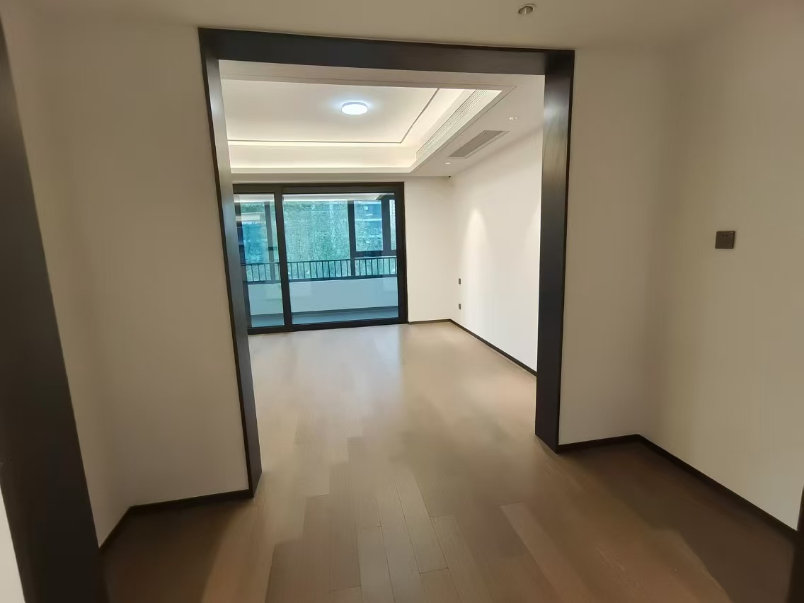 滨江道静园 4室2厅2卫 160.48m&sup2;