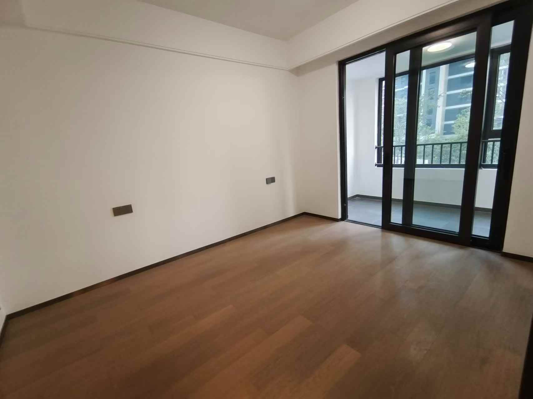 滨江道静园 4室2厅2卫 160.48m&sup2;