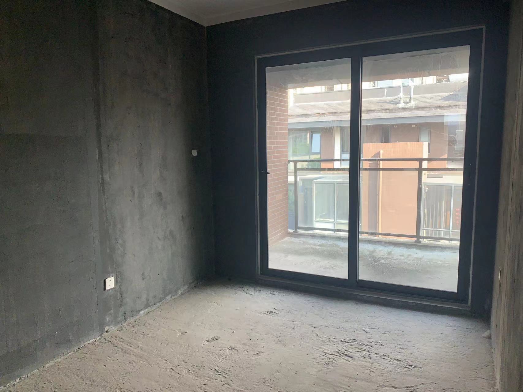 万科翡翠东第 4室2厅2卫 142m²