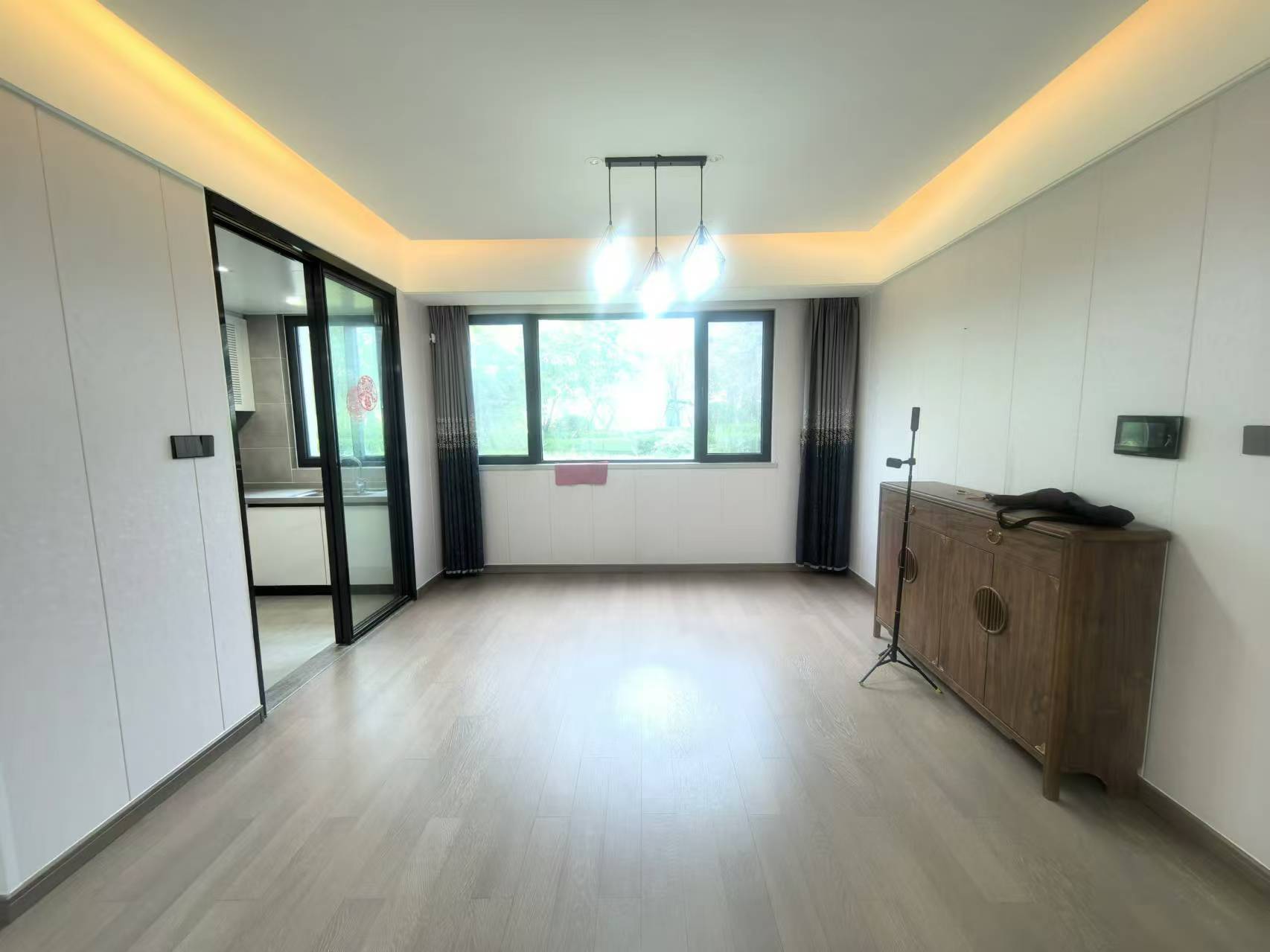万科翡翠东第 3室2厅2卫 136m²