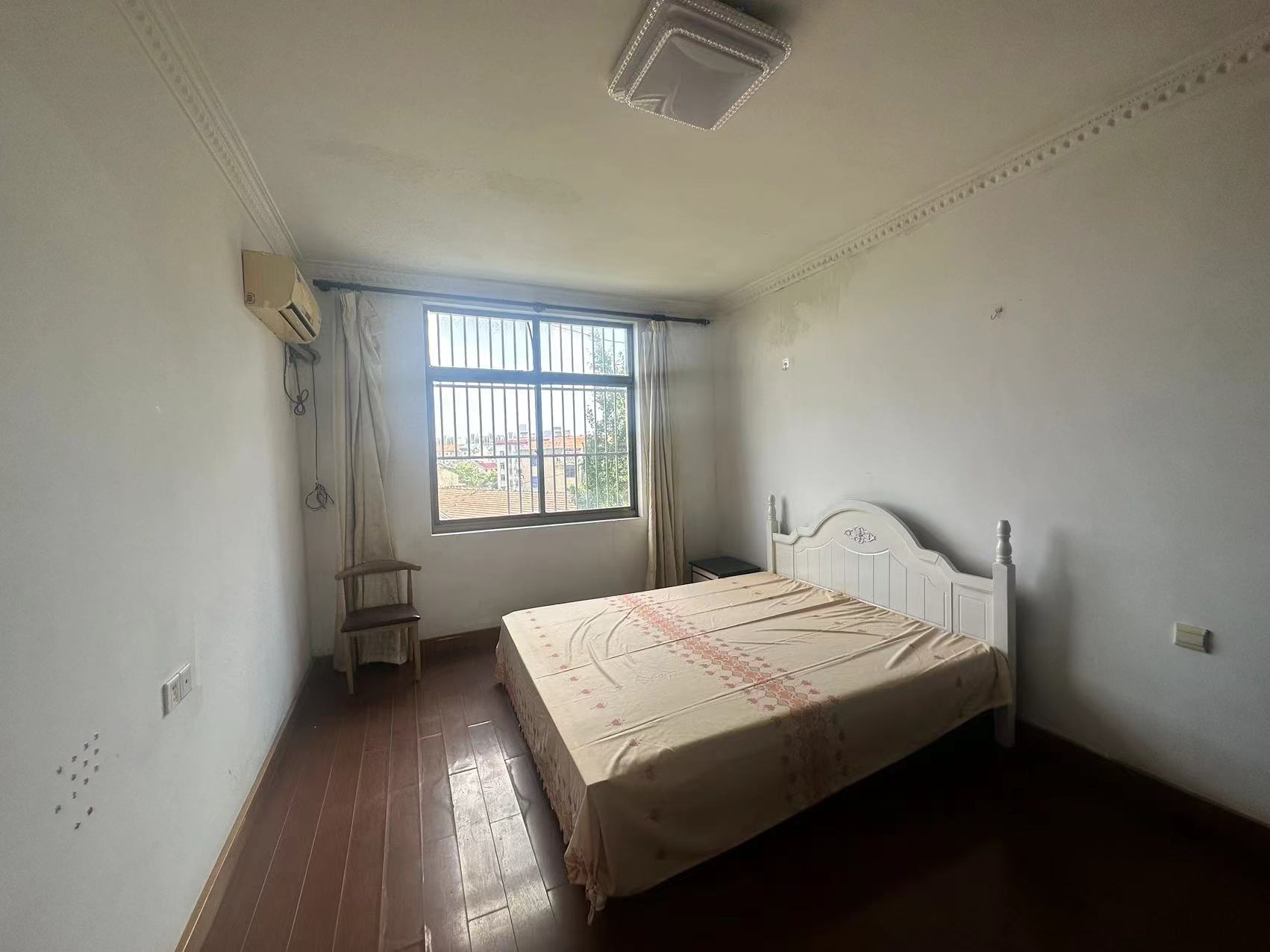 花行桥新村 2室1厅1卫 67.00m&sup2;