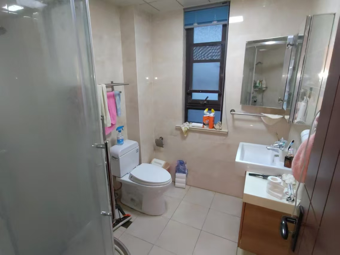 华强城 3室2厅1卫 108m&sup2;