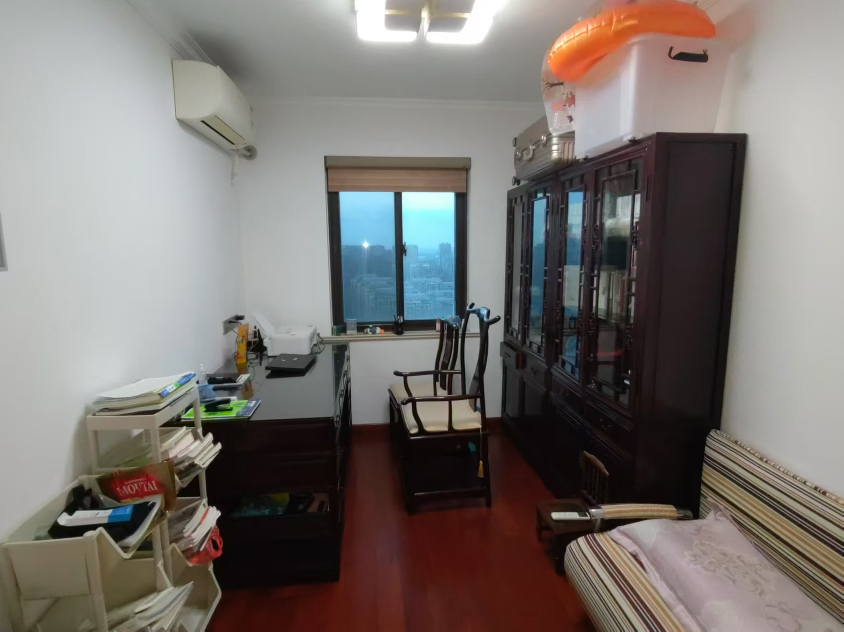 华强城 3室2厅1卫 108m&sup2;