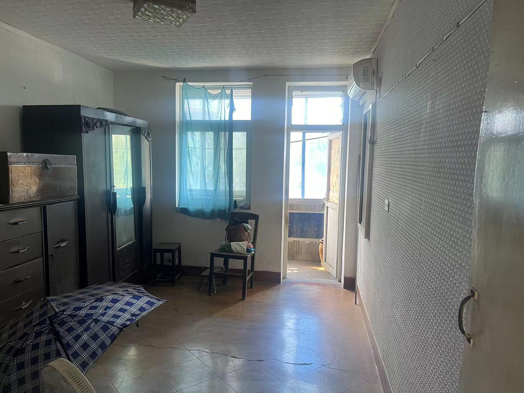 虹桥新村(朝霞路) 2室1厅1卫 63m&sup2;
