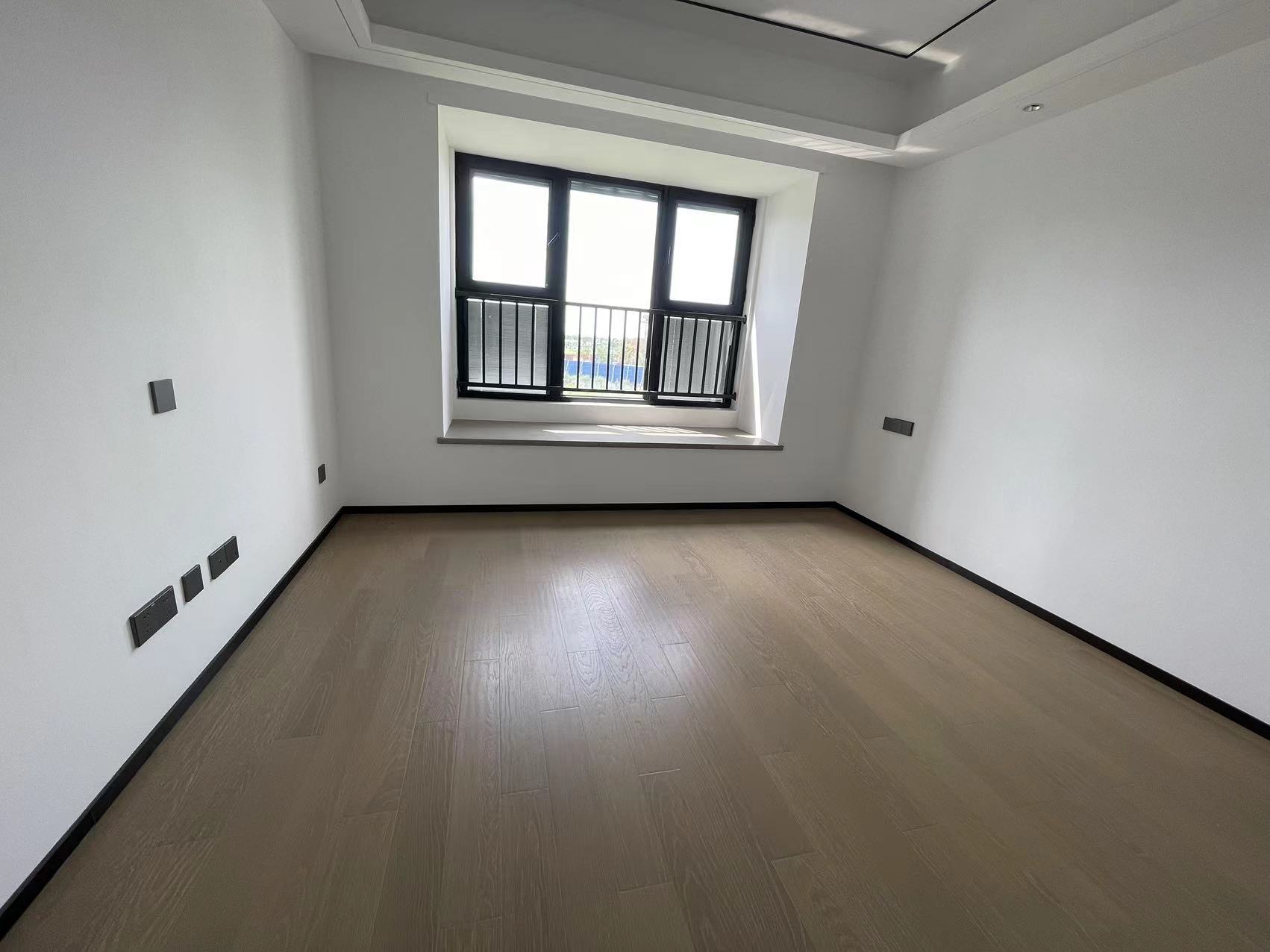 滨江道静园 3室2厅2卫 127m&sup2;