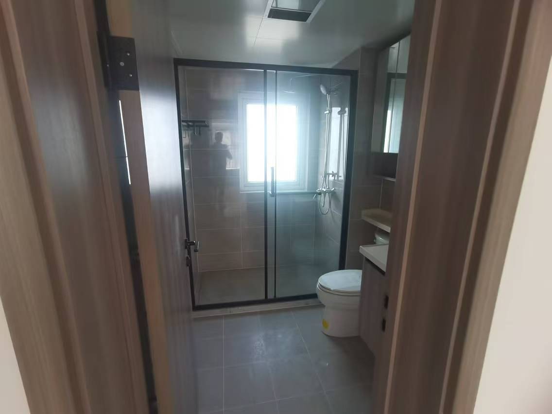 世茂云锦(九龙庭广场) 4室2厅2卫 142m&sup2;