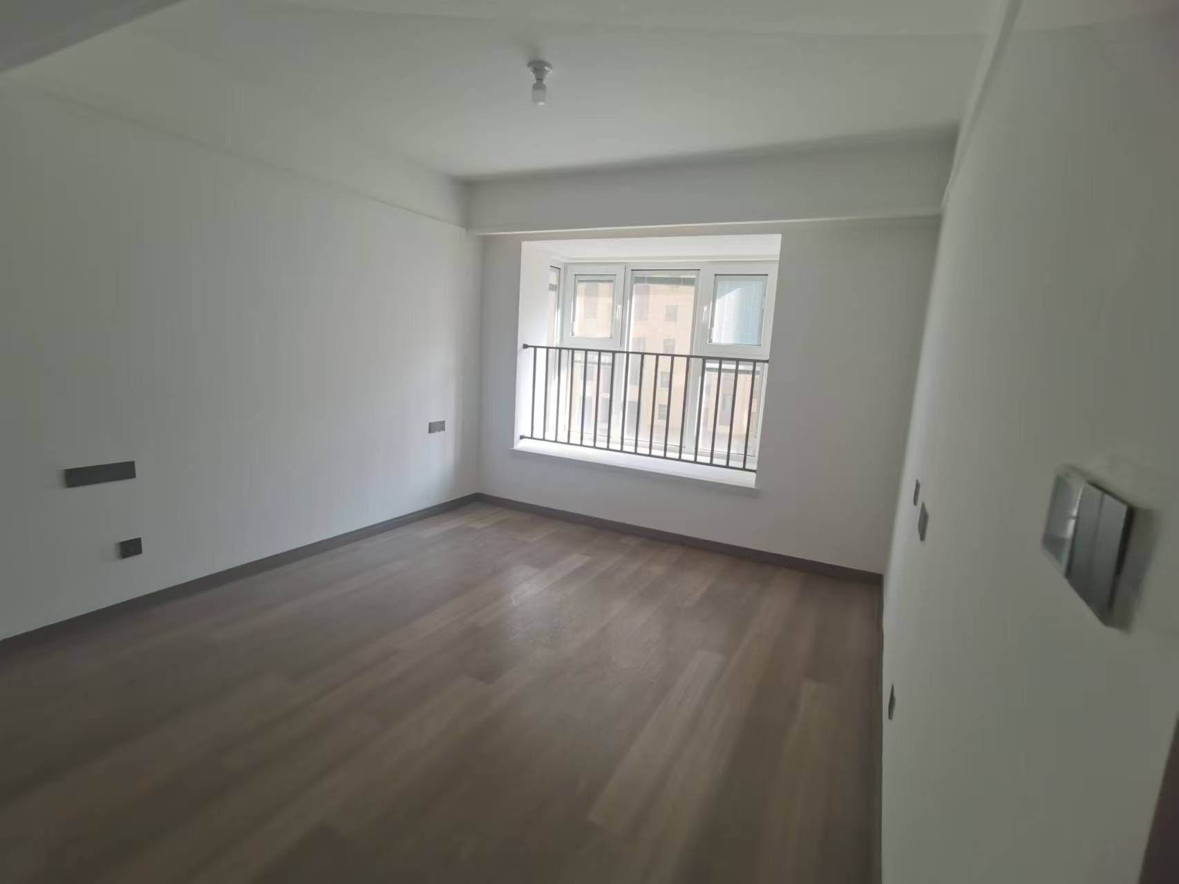 世茂云锦(九龙庭广场) 4室2厅2卫 142m&sup2;