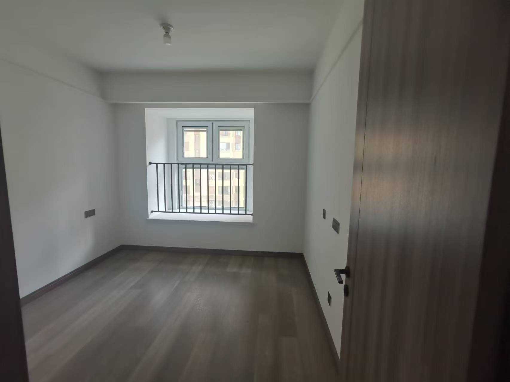 世茂云锦(九龙庭广场) 4室2厅2卫 142m&sup2;