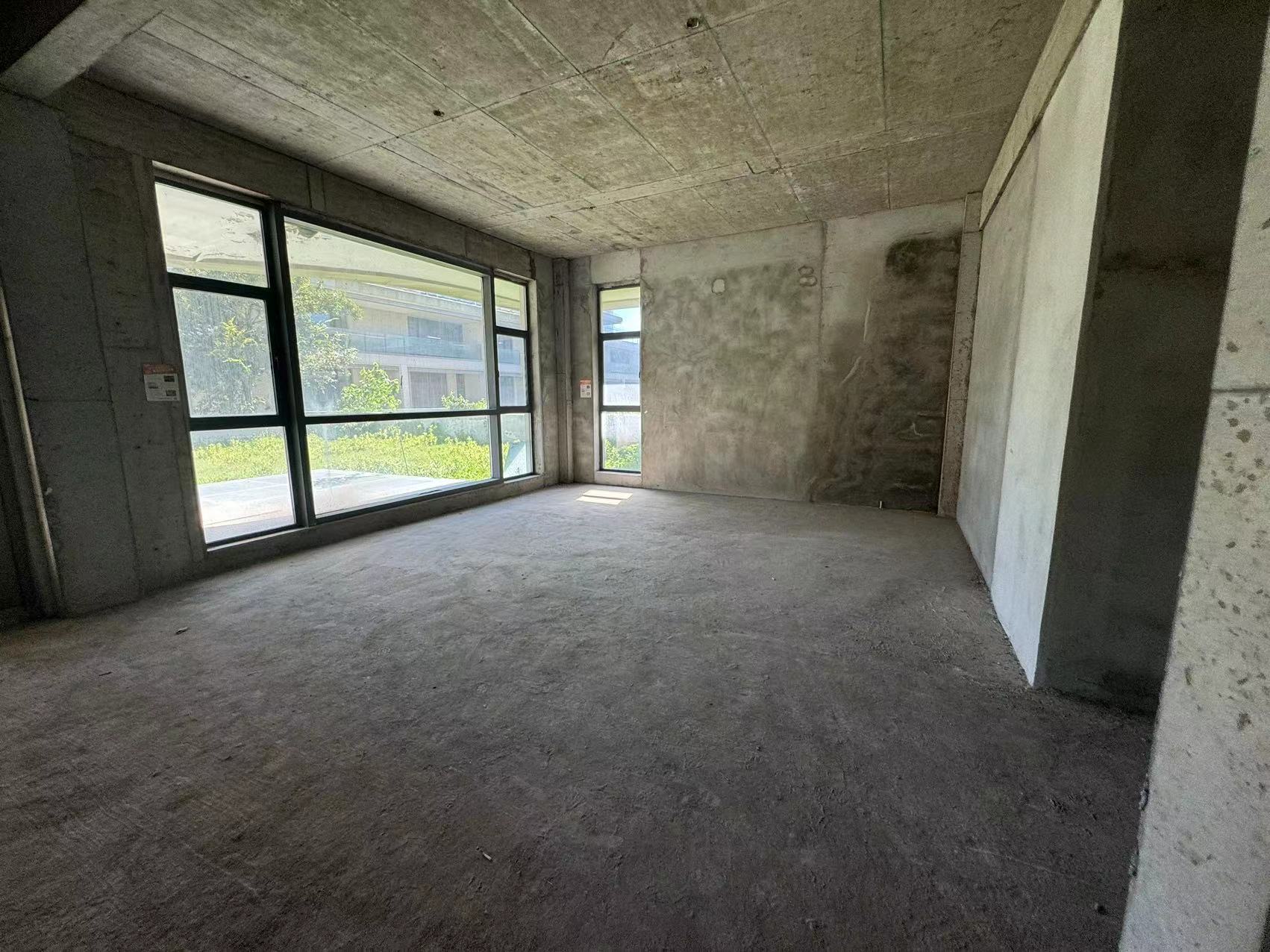金地国际一期 6室3厅3卫 680.00m&sup2;