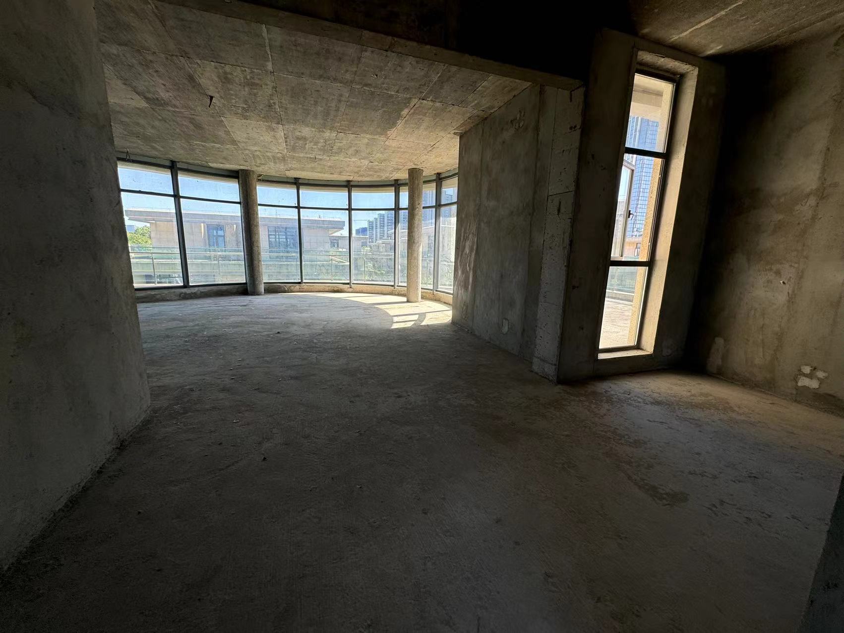 金地国际一期 6室3厅3卫 680.00m&sup2;