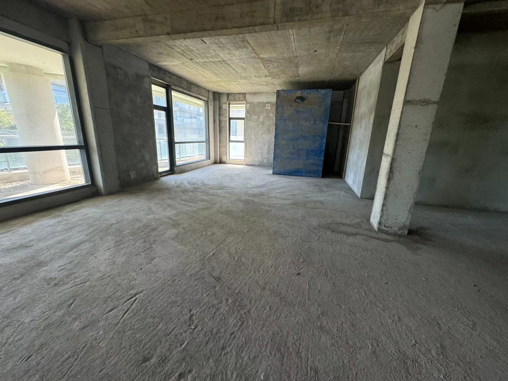 金地国际一期 6室3厅3卫 680.00m&sup2;