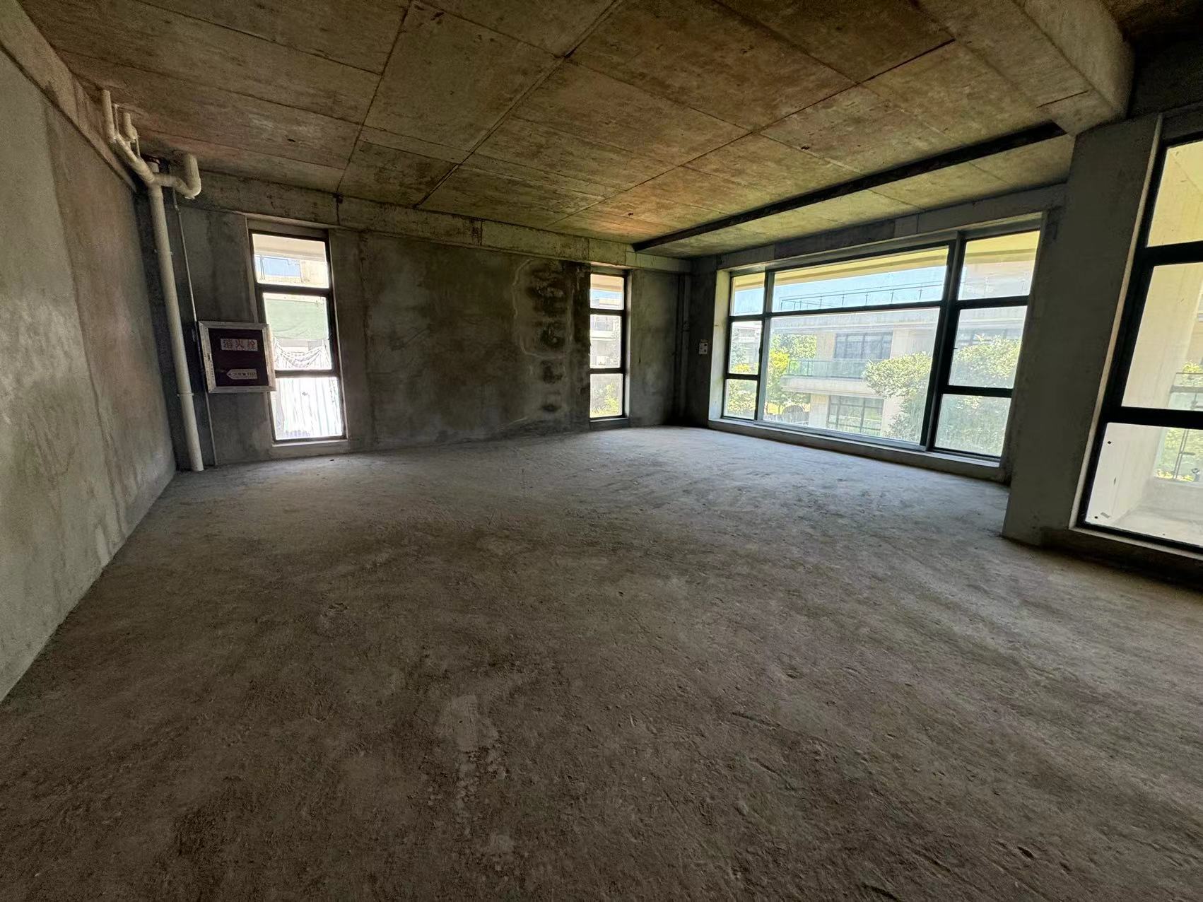 金地国际一期 6室3厅3卫 680.00m&sup2;