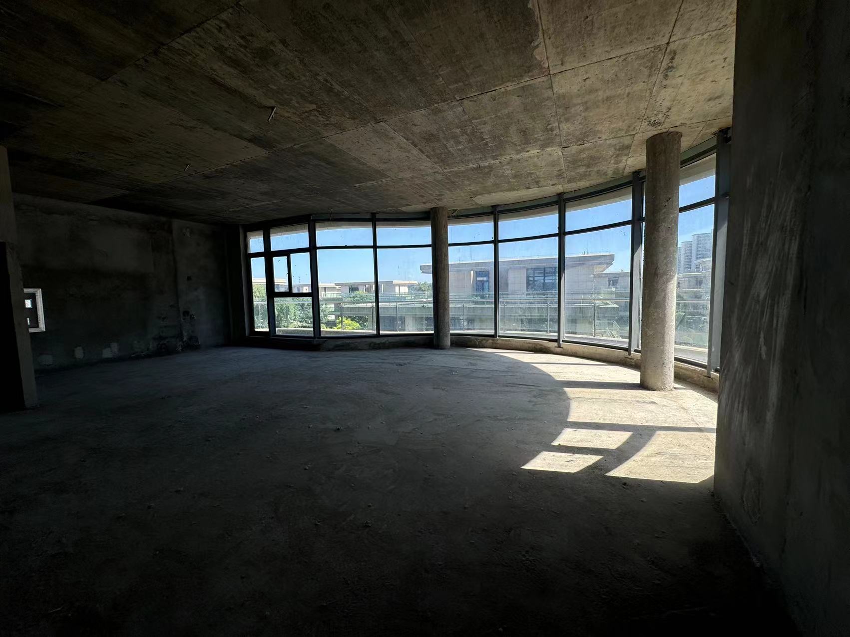 金地国际一期 6室3厅3卫 680.00m&sup2;