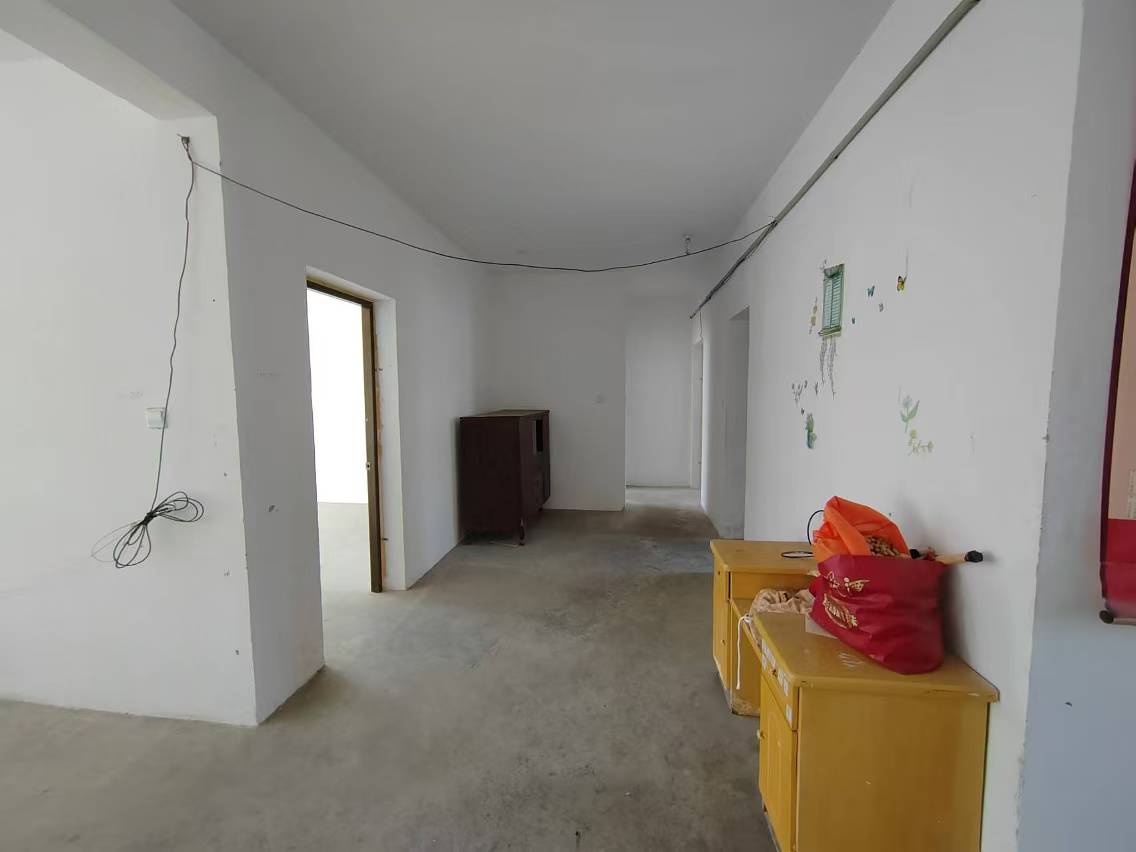 天虹苑 3室2厅2卫 145.00m&sup2;