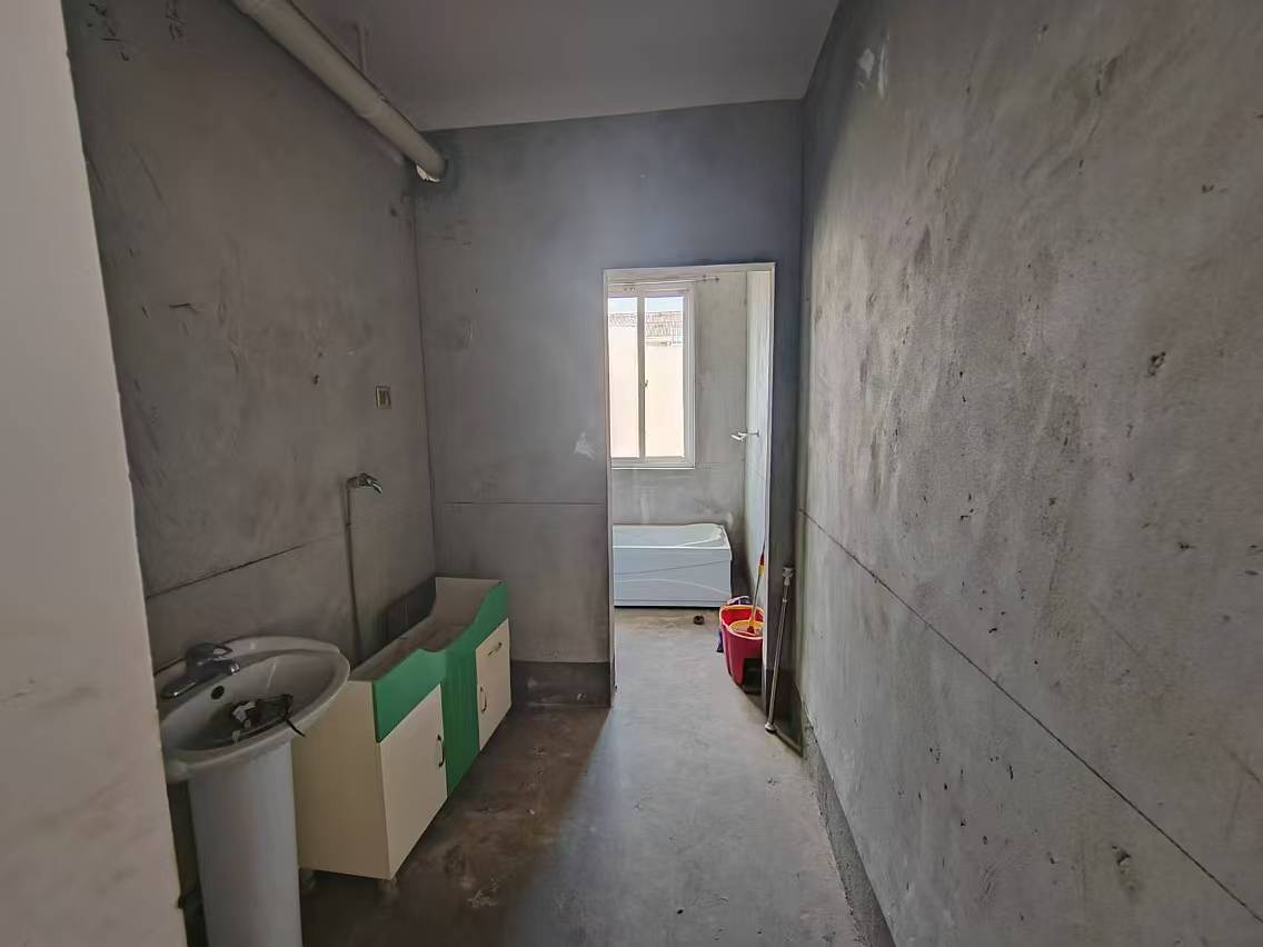 天虹苑 3室2厅2卫 145.00m&sup2;