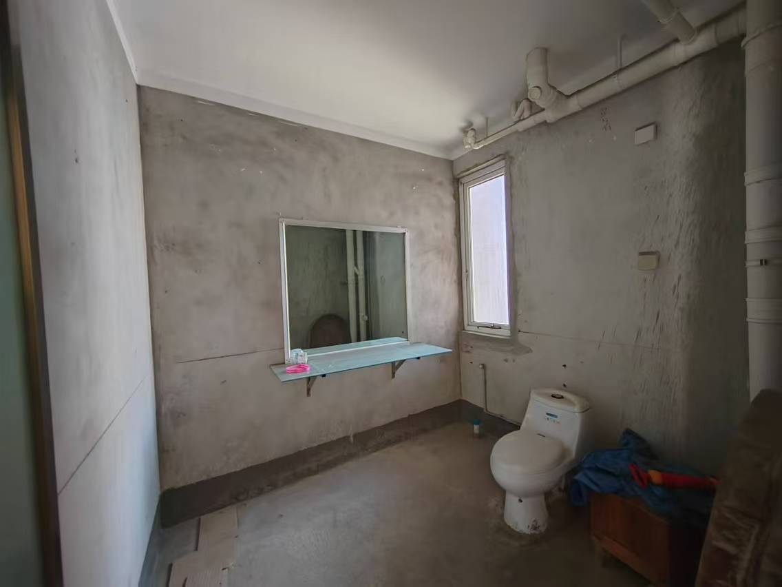 天虹苑 3室2厅2卫 145.00m&sup2;