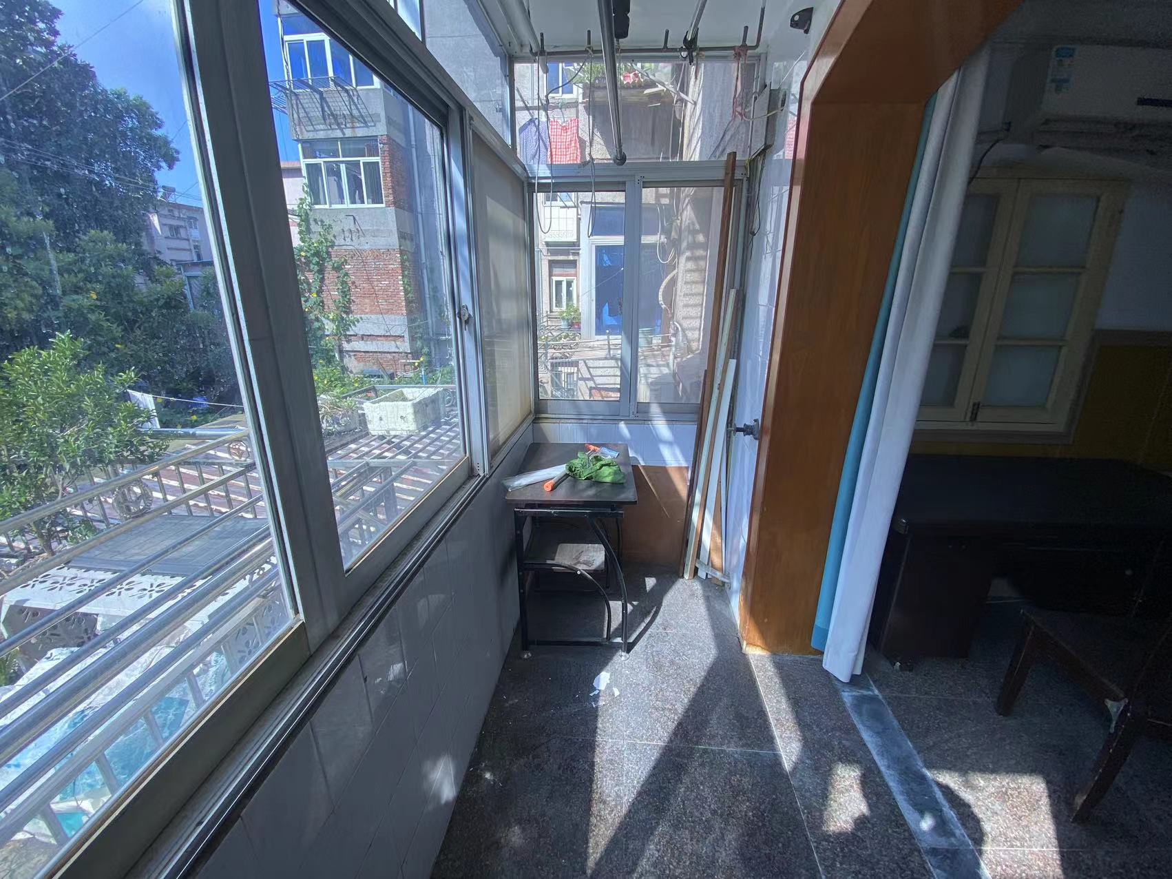青年中路9号 3室1厅1卫 72.92m&sup2;