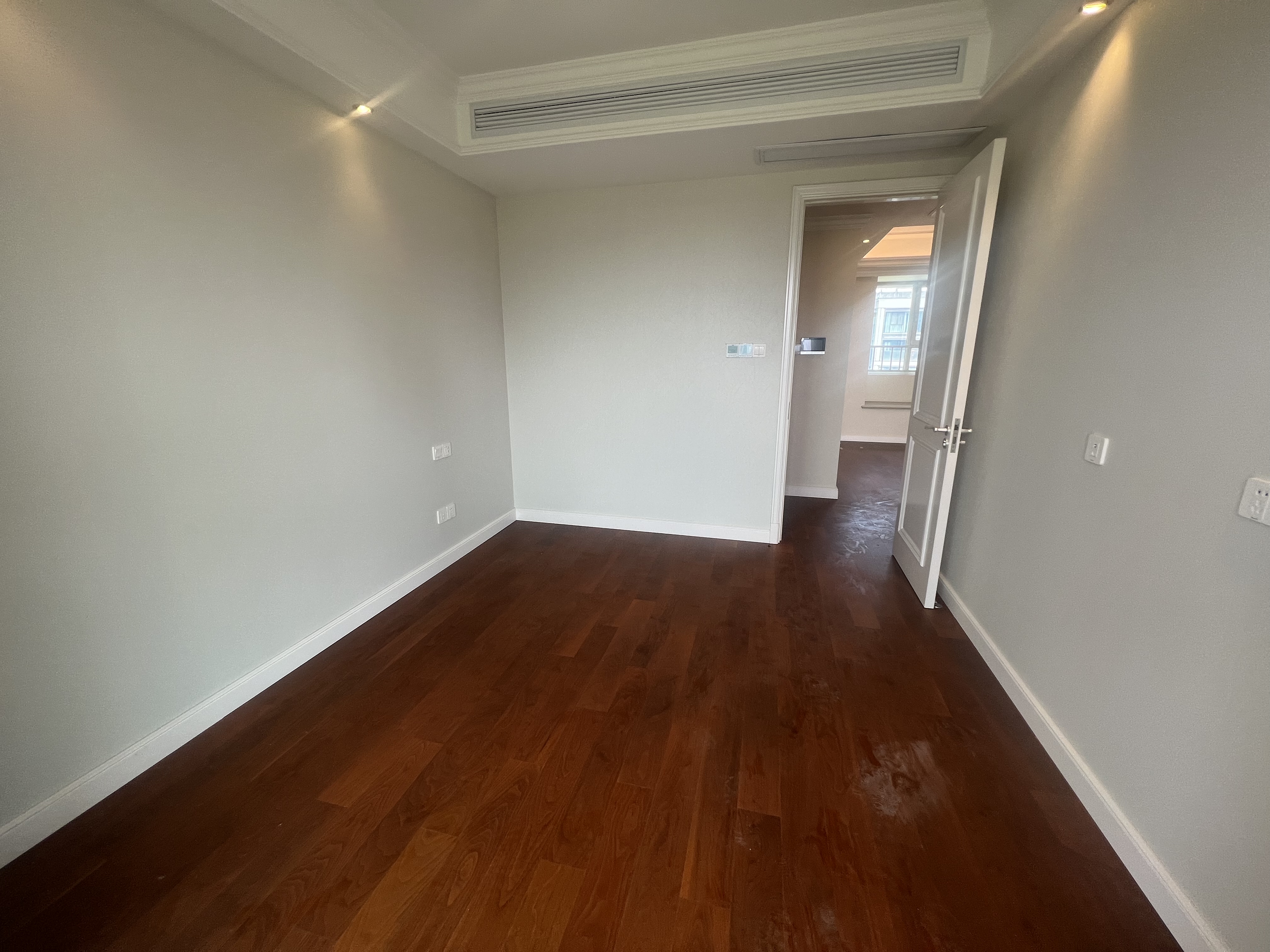 融创盛和九里桃源 4室2厅2卫 143m&sup2;