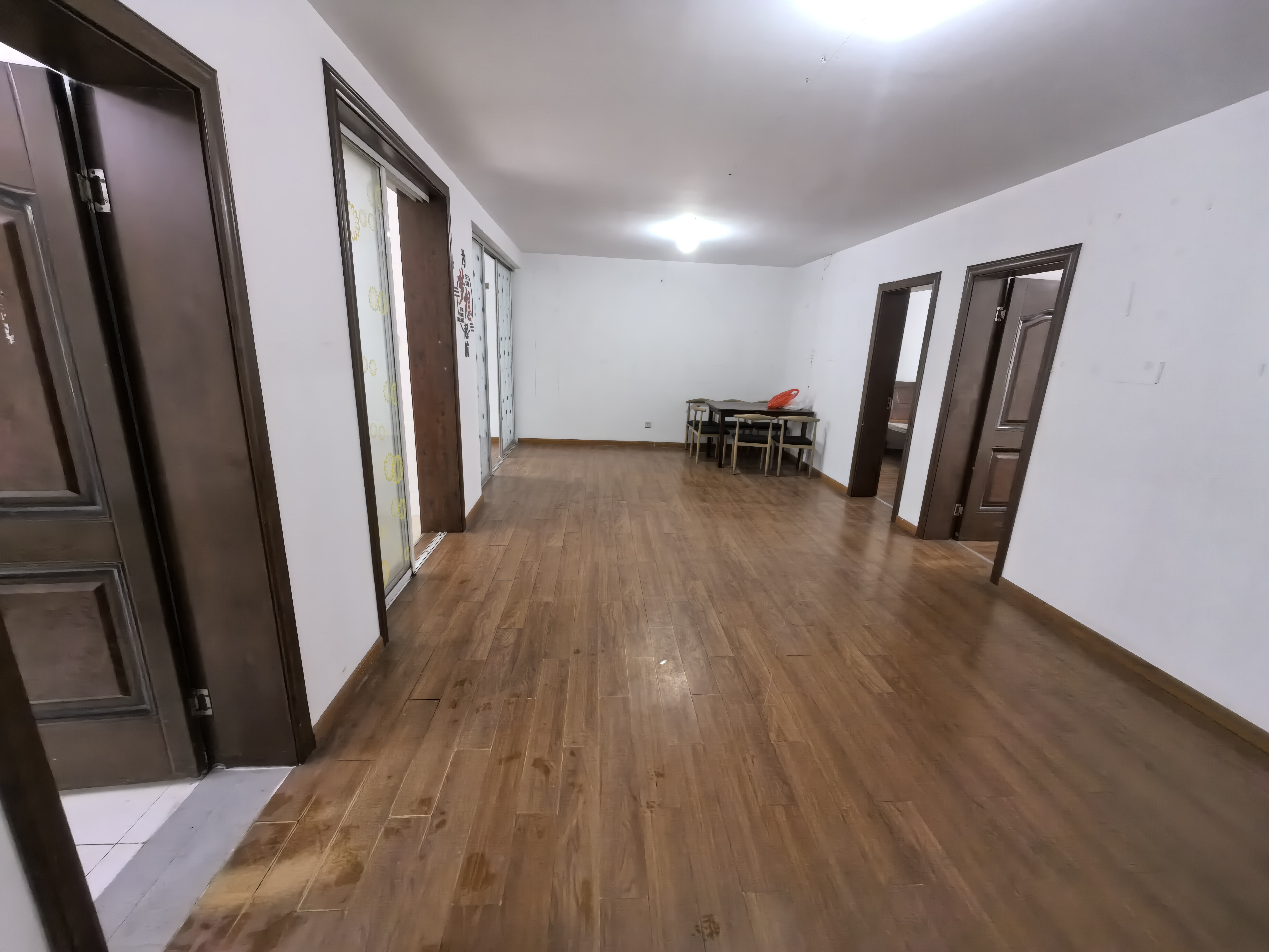 前景花苑 3室1厅1卫 130m&sup2;